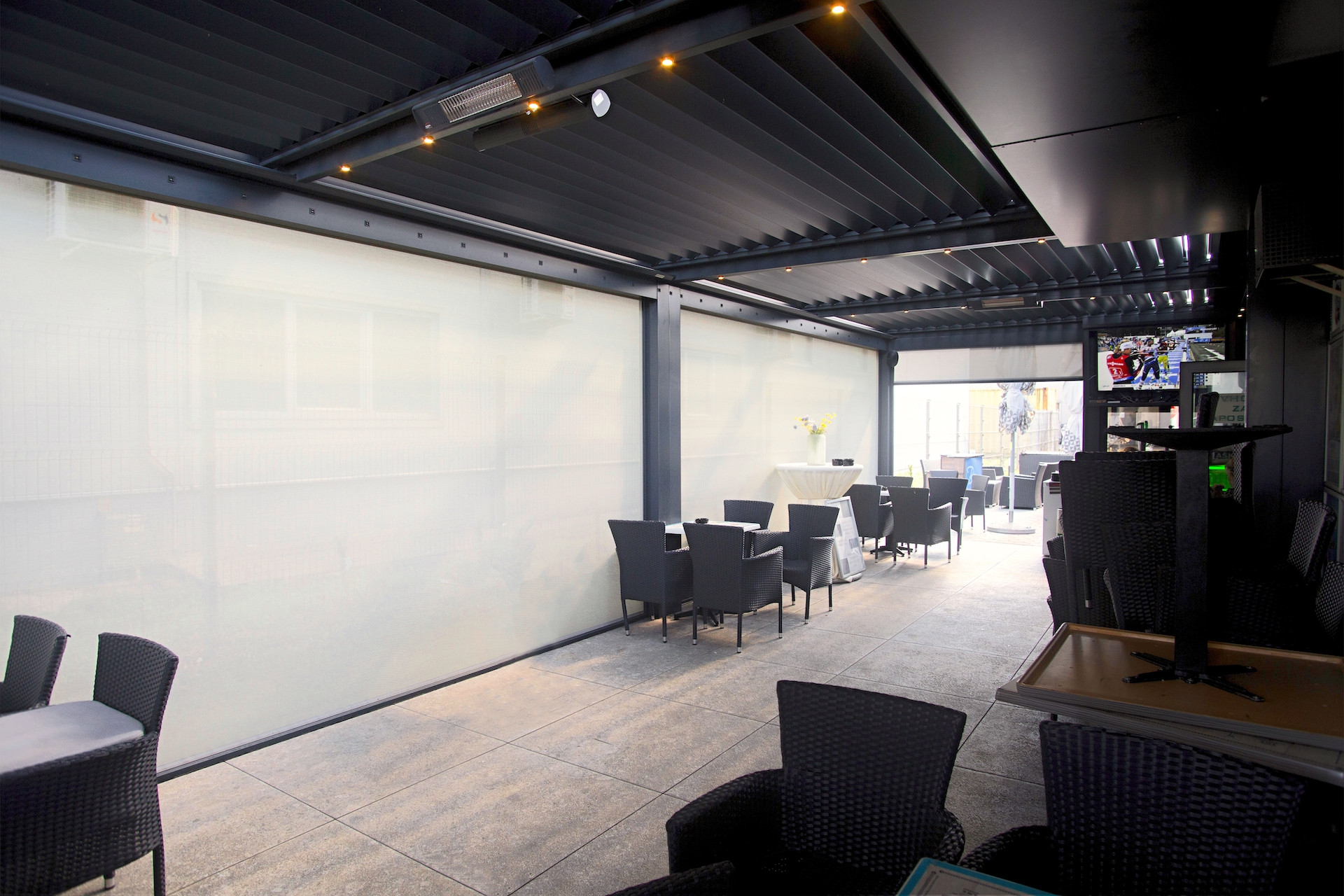 Projekt Lamellen-Pergola Bar Safir Krško