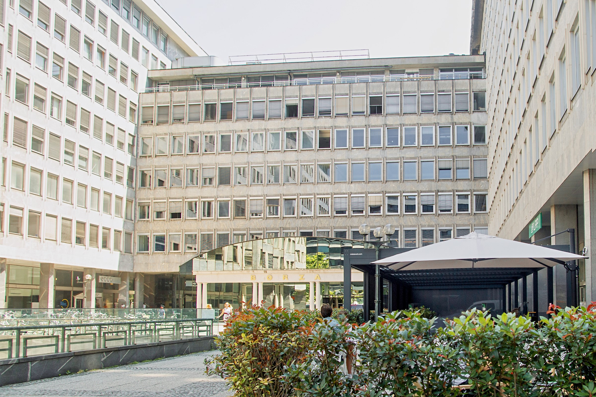 Projekt Lamellen-Pergola Cherry house bar, Ljubljana