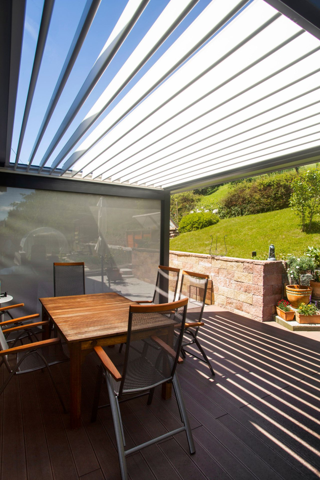 Projekt MG - Hrastnik - Die bioklimatische Pergola Misteral - Terrasse, Brisole, Seitliche ZIP-Rollos