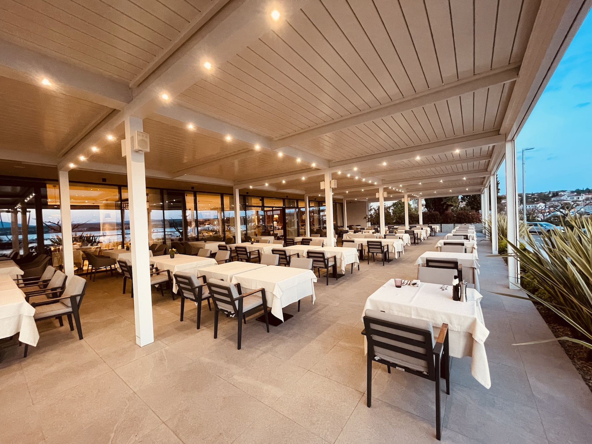 Projekt lamelna pergola Luxury hotel Riva, Hrvaška