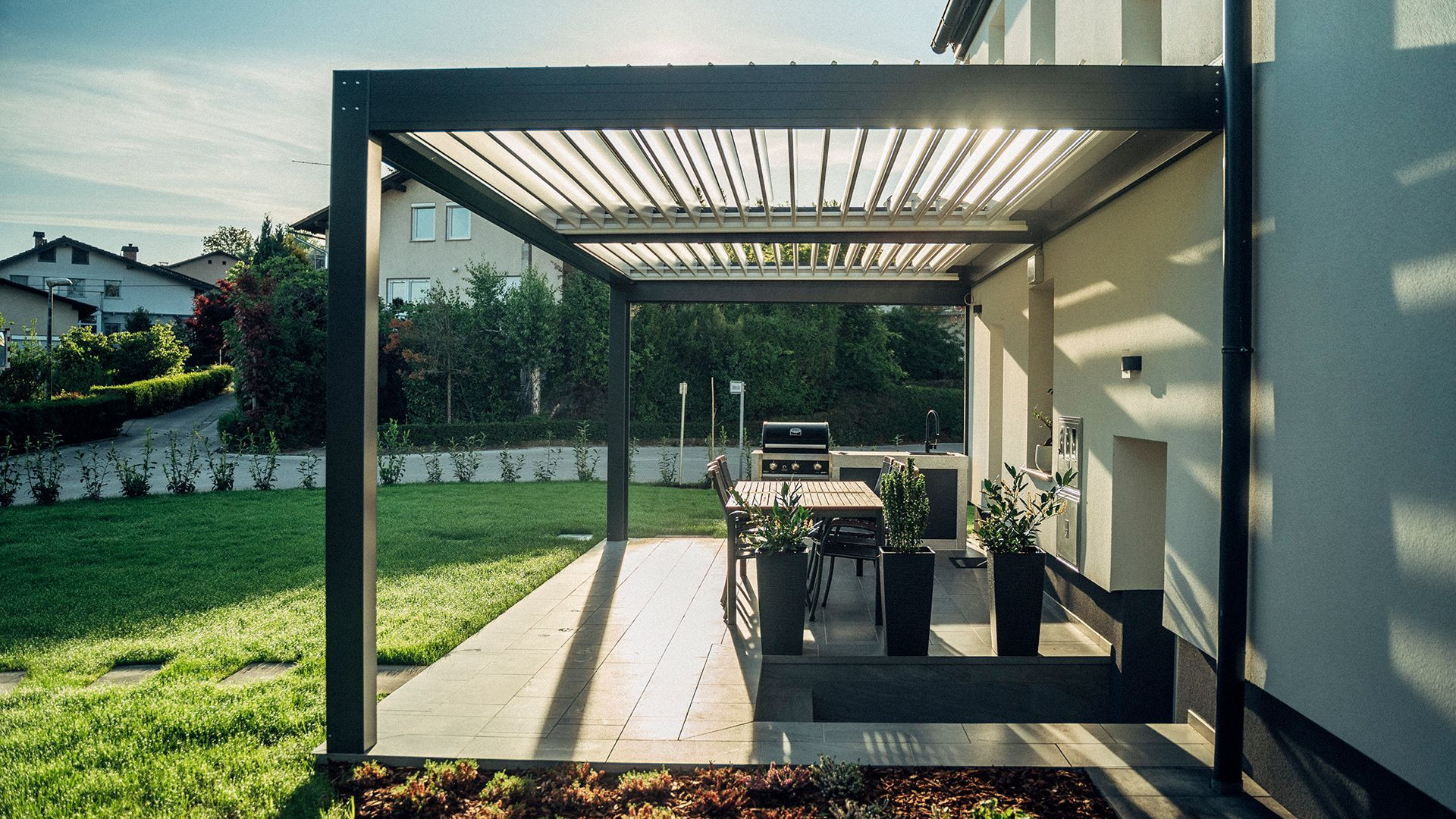 Projekt MK Novo mesto - Die bioklimatische Pergola Misteral - Terrasse, Brisole, Seitliche ZIP-Rollos