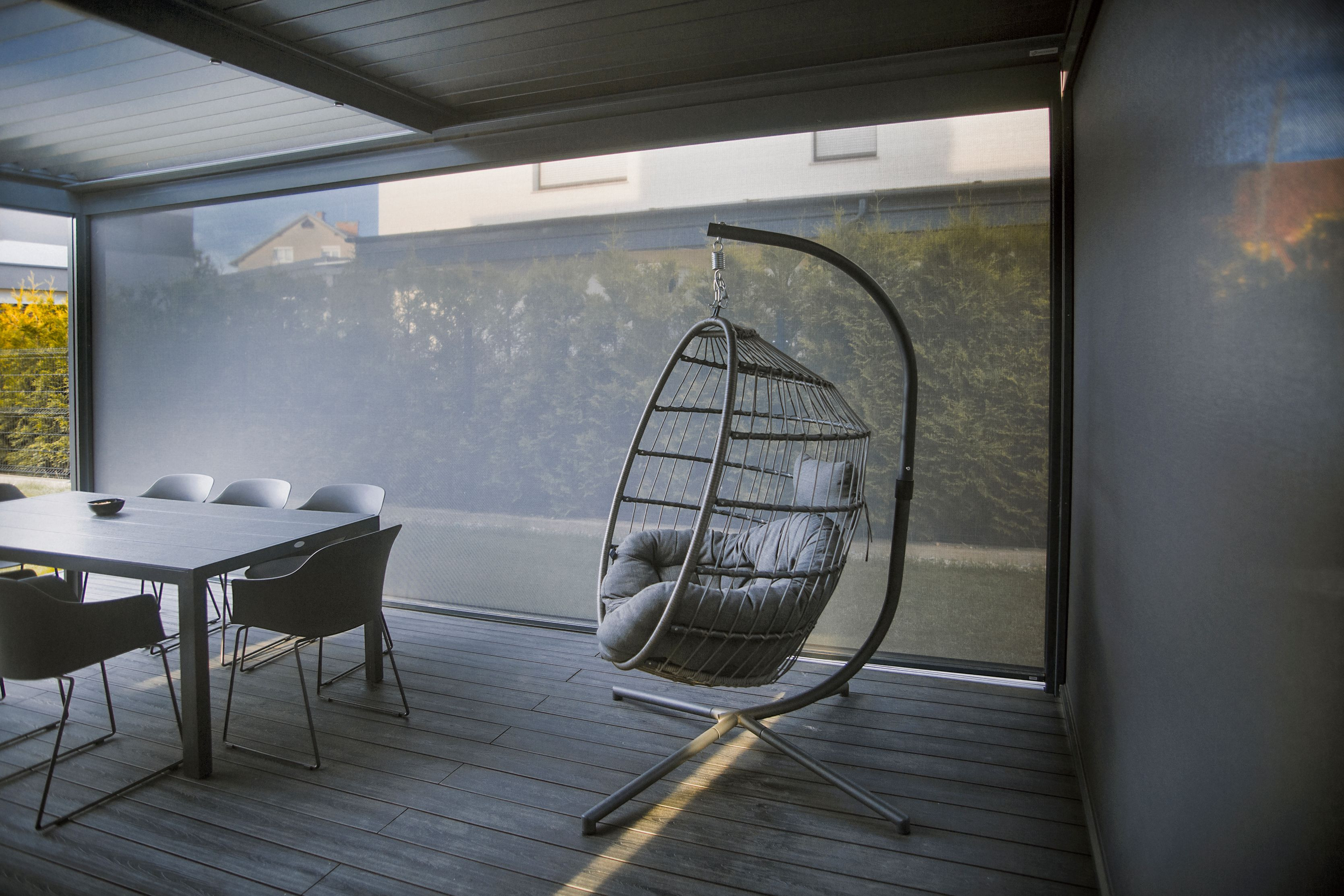 Projekt MR Maribor - Die bioklimatische Pergola Misteral - Terrasse, Brisole, Seitliche ZIP-Rollos