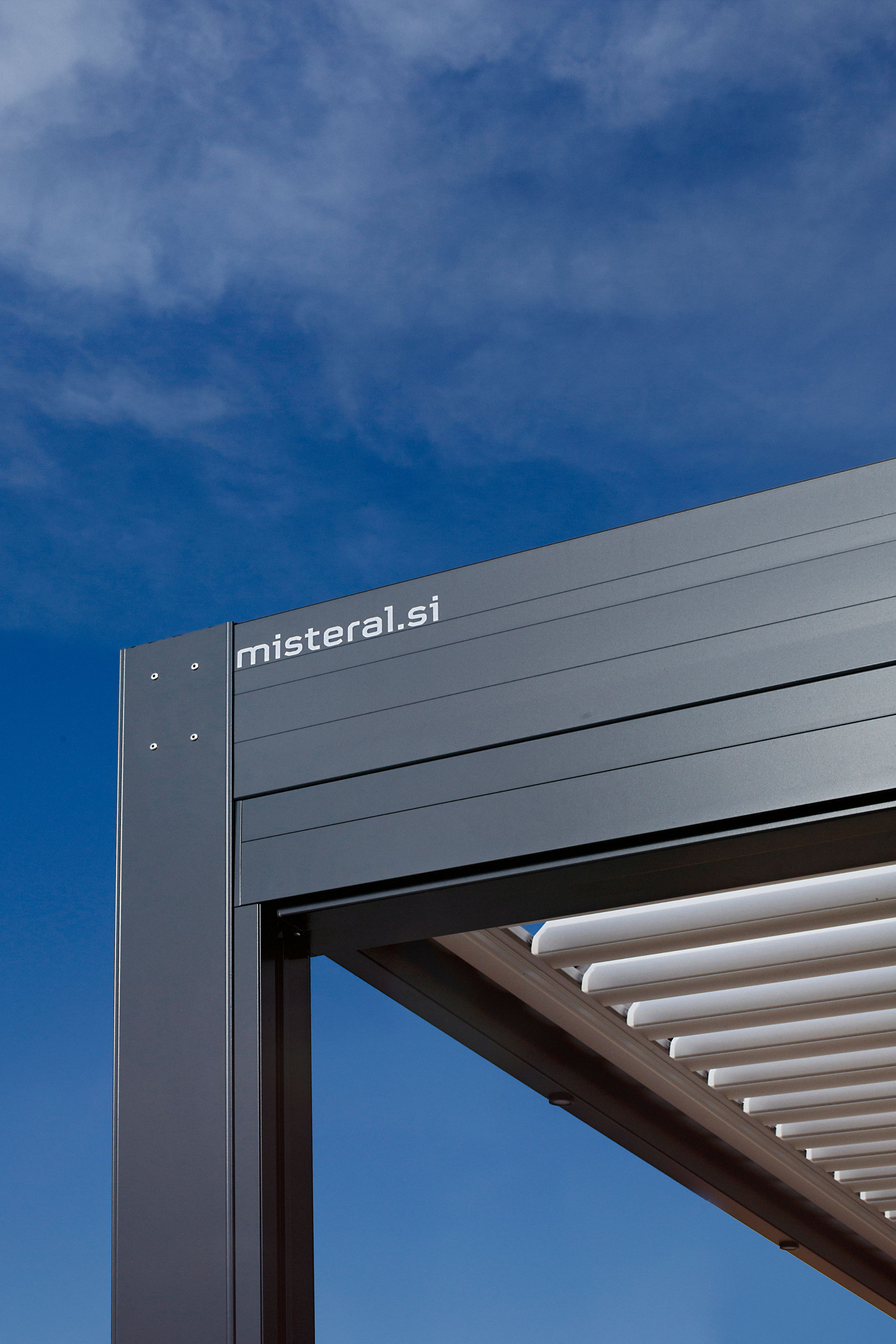 Projekt PG Ljubljana - Die bioklimatische Pergola Misteral - Terrasse, Brisole, Seitliche ZIP-Rollos