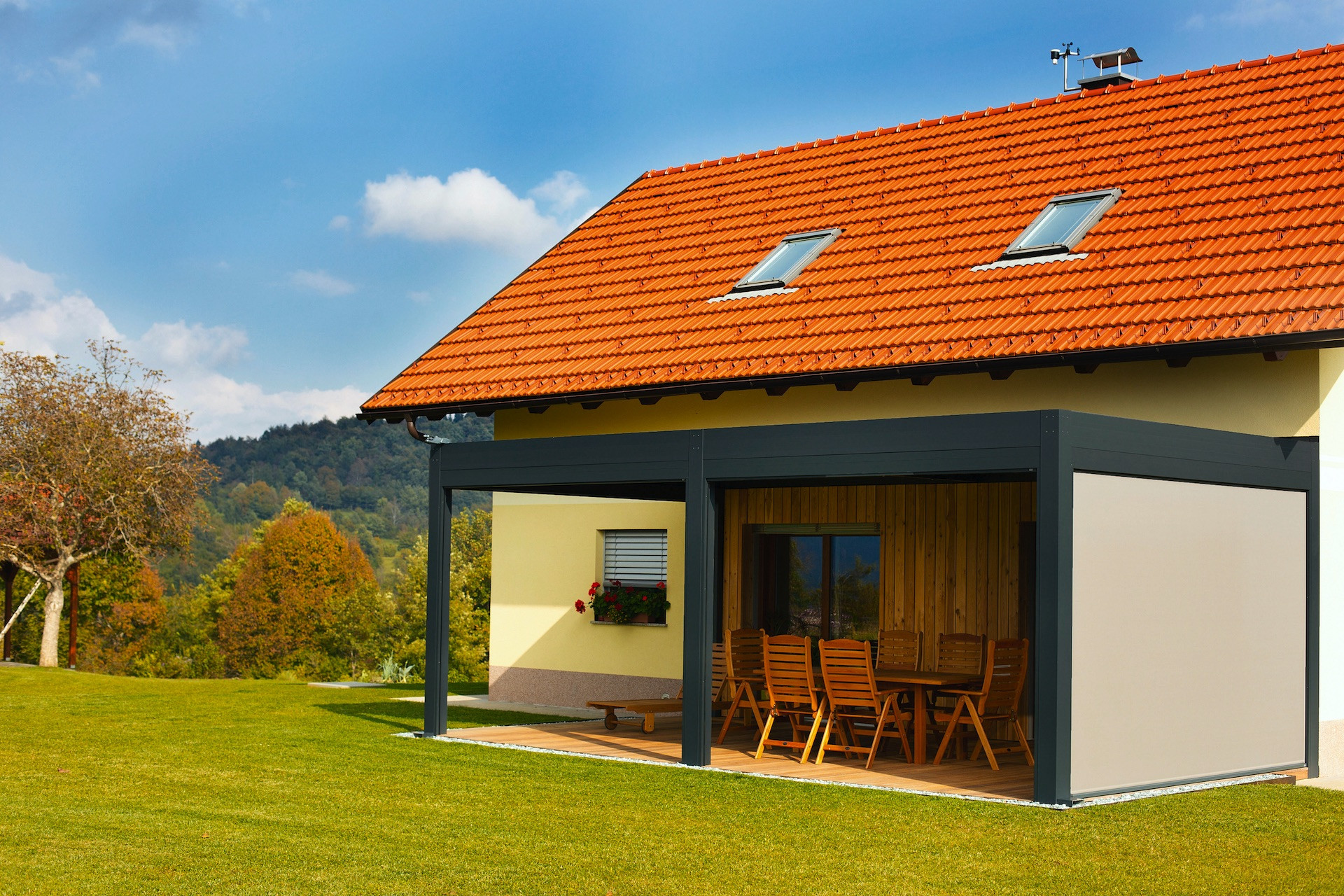 Projekt PŠ Grahovo - Die bioklimatische Pergola Misteral - Terrasse, Brisole, Seitliche ZIP-Rollos