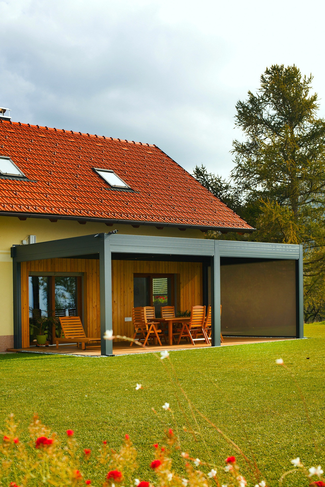Projekt PŠ Grahovo - Die bioklimatische Pergola Misteral - Terrasse, Brisole, Seitliche ZIP-Rollos