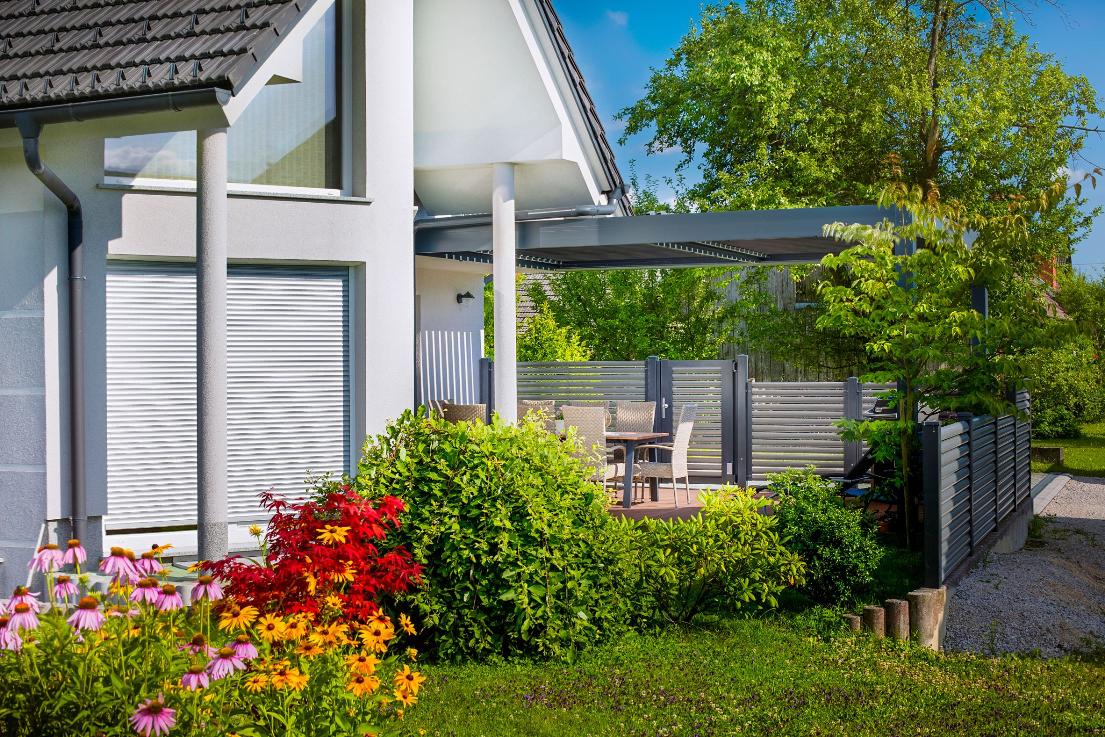 Projekt TK Šenčur - Die bioklimatische Pergola Misteral - Terrasse, Brisole, Seitliche ZIP-Rollos