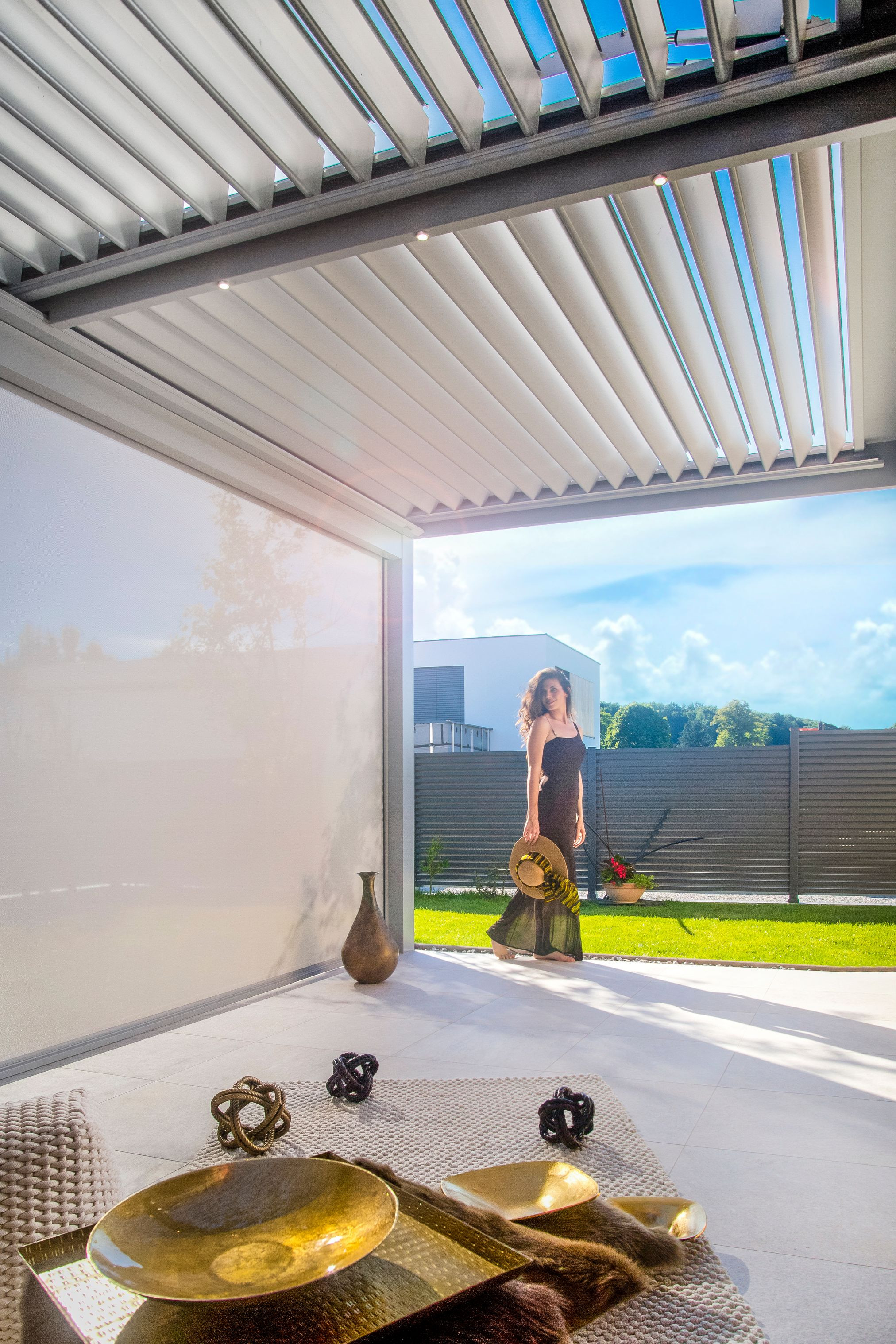 Projekt VK Ptuj - Die bioklimatische Pergola Misteral - Terrasse, Brisole, Seitliche ZIP-Rollos