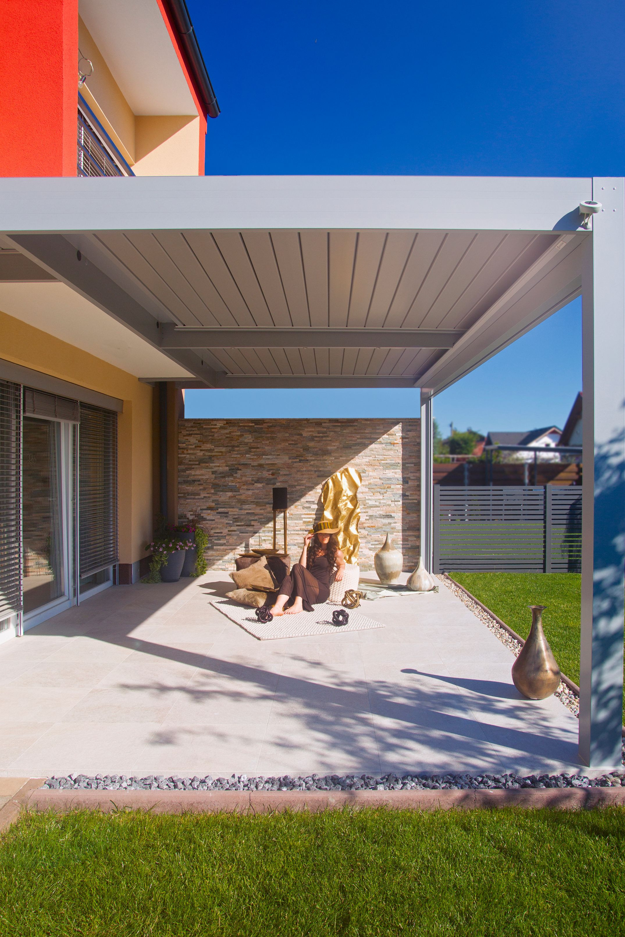 Projekt VK Ptuj - Die bioklimatische Pergola Misteral - Terrasse, Brisole, Seitliche ZIP-Rollos