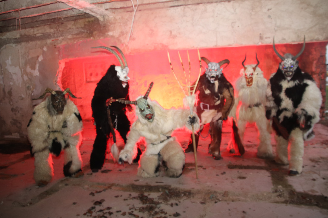 Kapelski krampusi na obisku