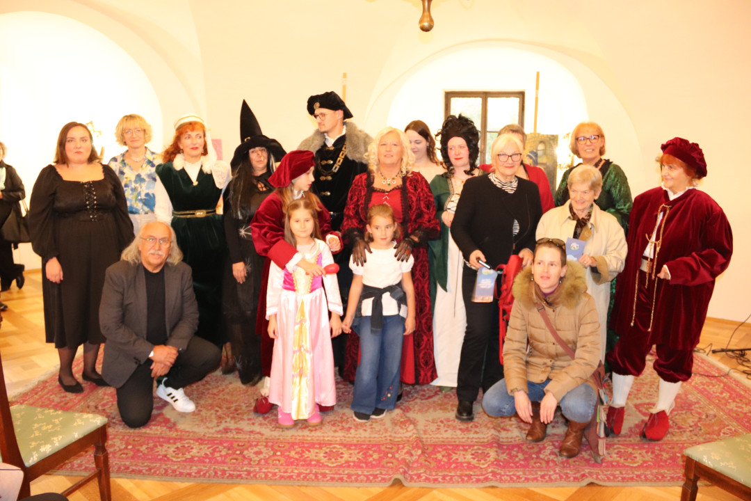 Likovna dela napolnila Grad Mokrice