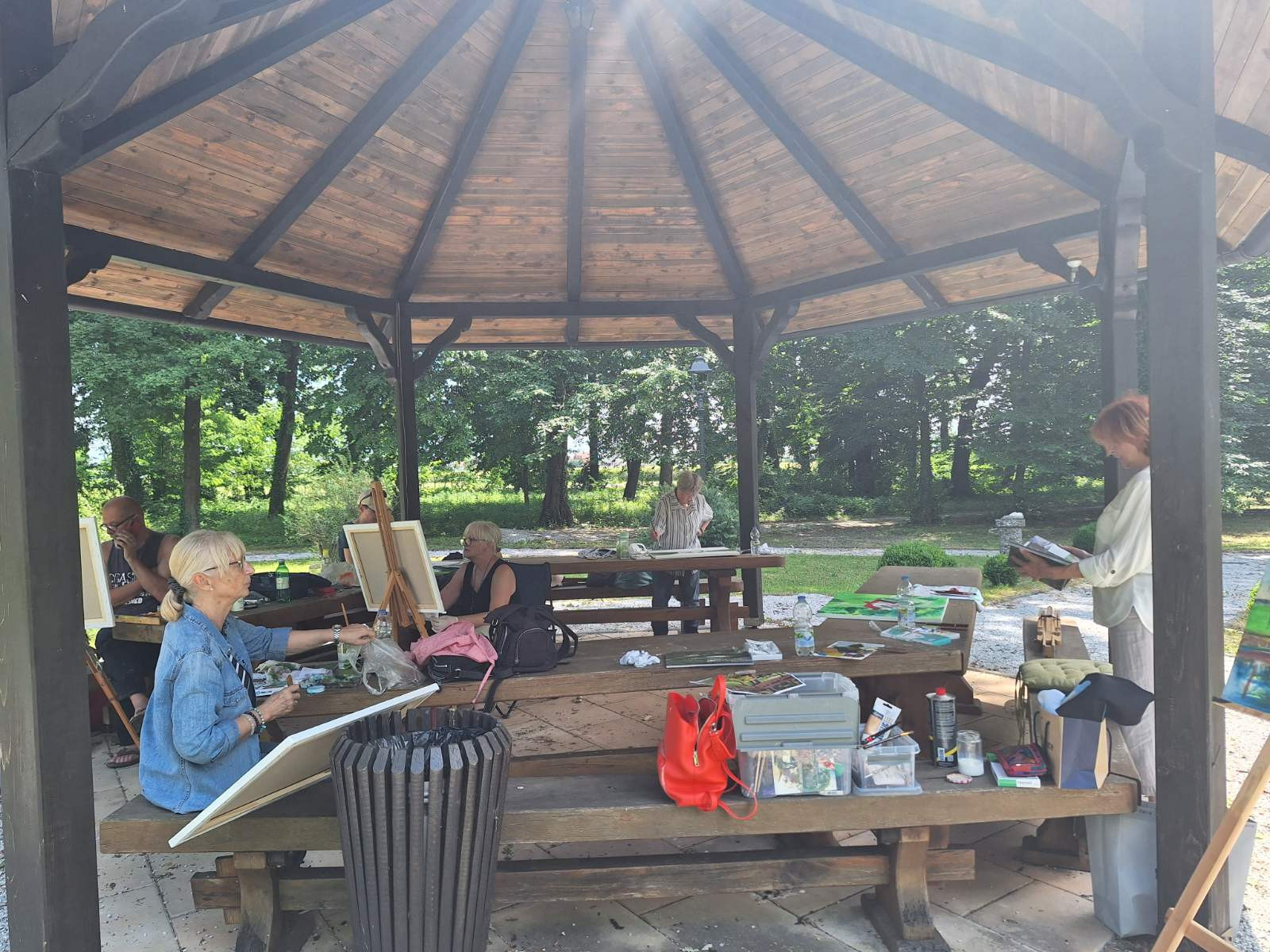 Likovniki smo slikali na dvoru Lužnica