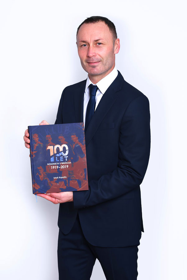 Izšla naša knjiga 100 let nogometa v Brežicah