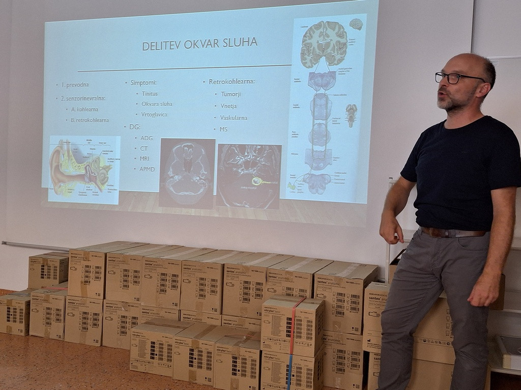 O sluhu in okvarah le tega tudi v Sevnici