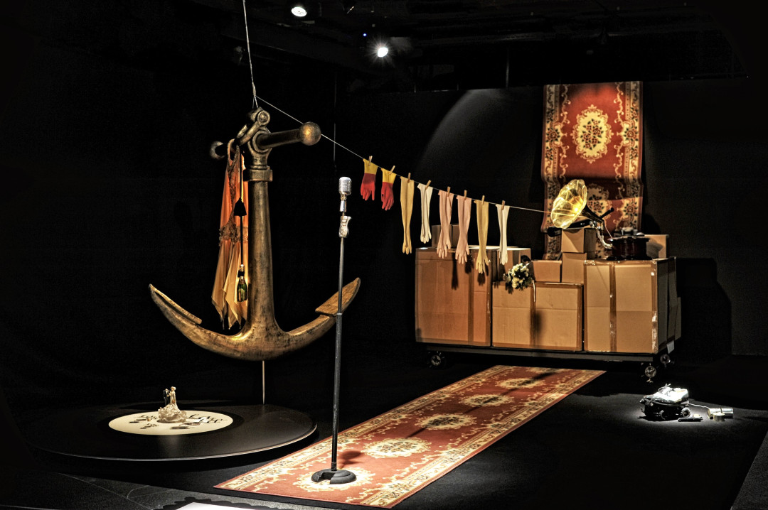 Gledališki objekti - La La La