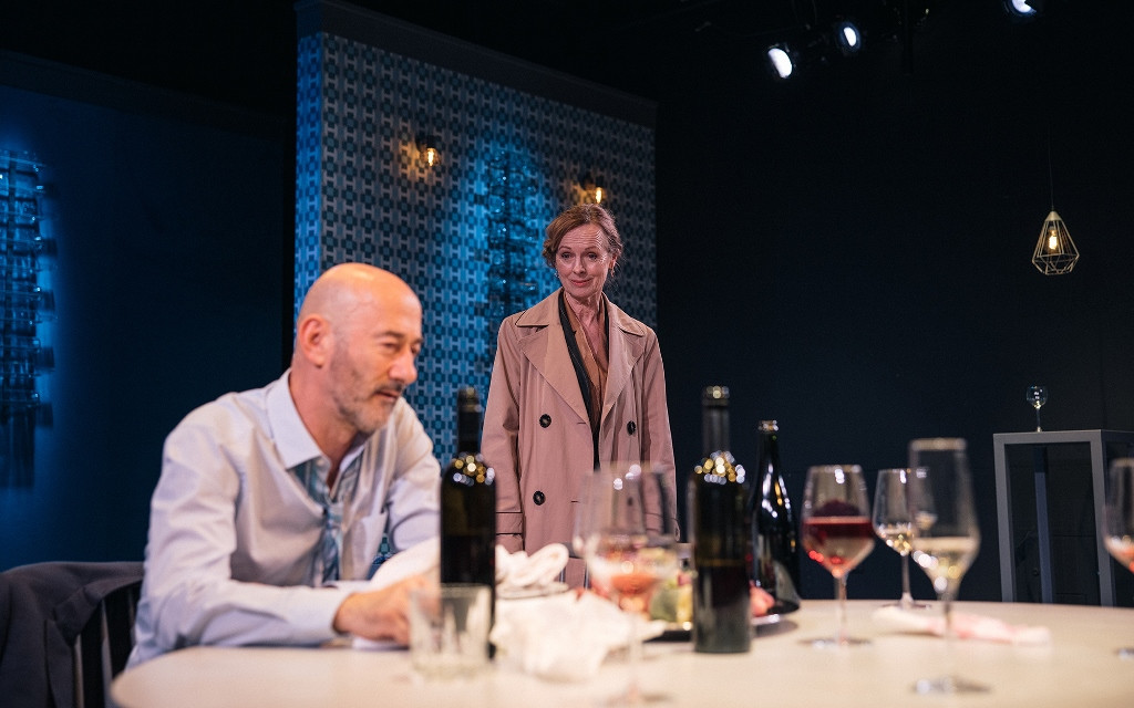 Le zaljubiti se ne smemo