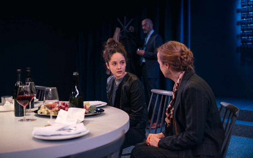 Le zaljubiti se ne smemo