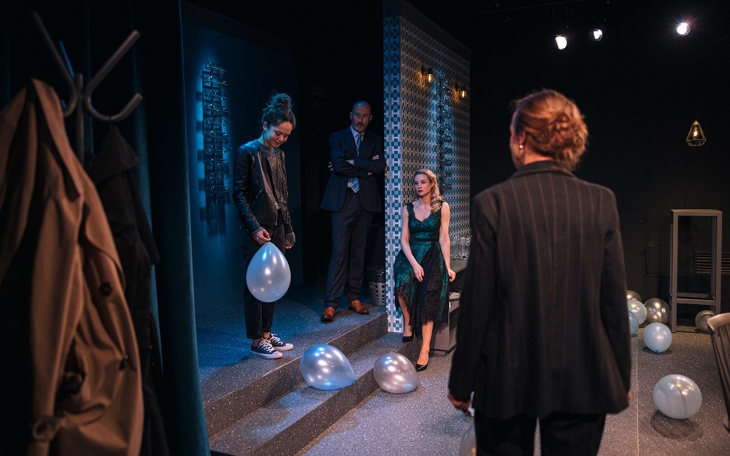 Le zaljubiti se ne smemo