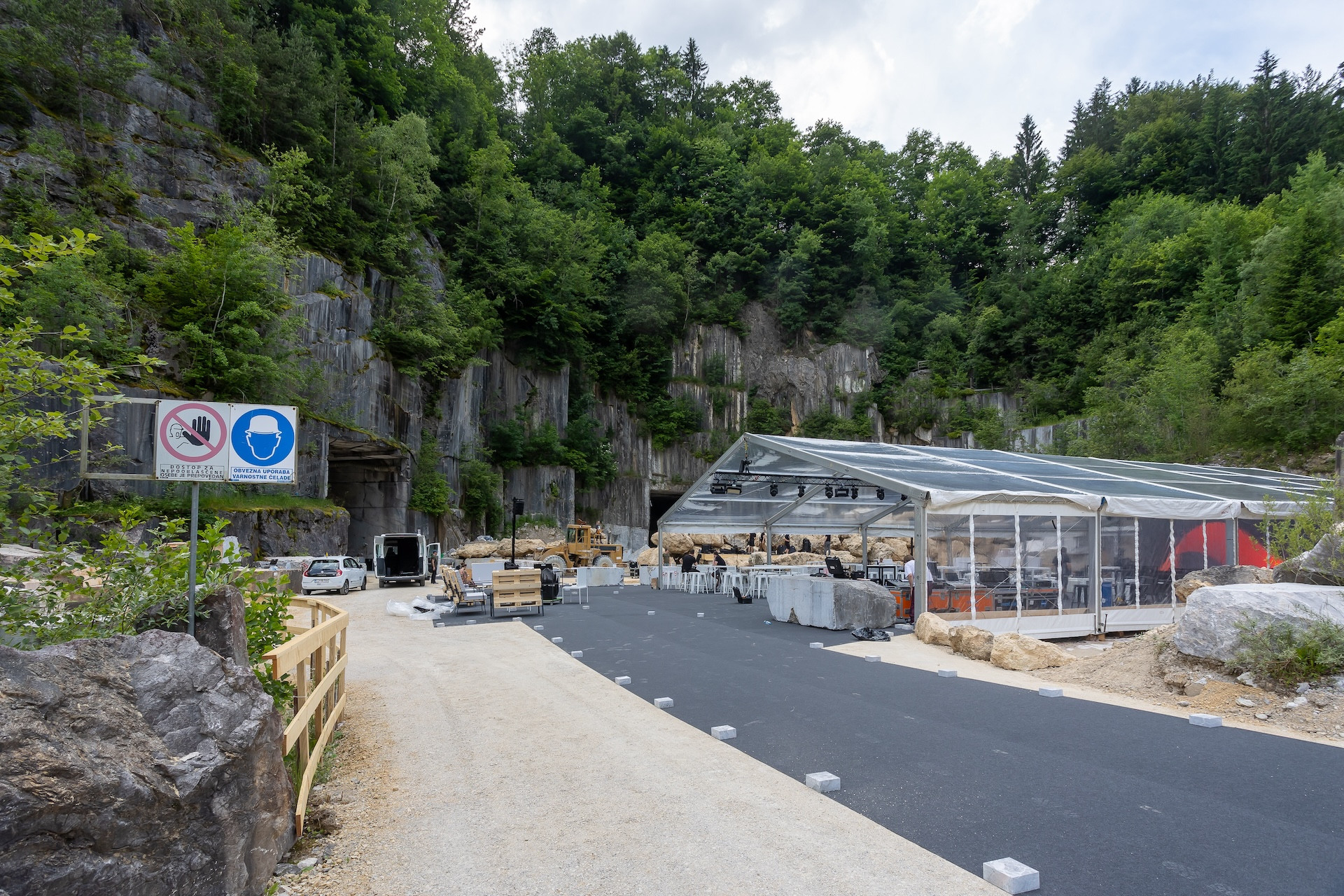 MARMOR HOTAVLJE 300 let