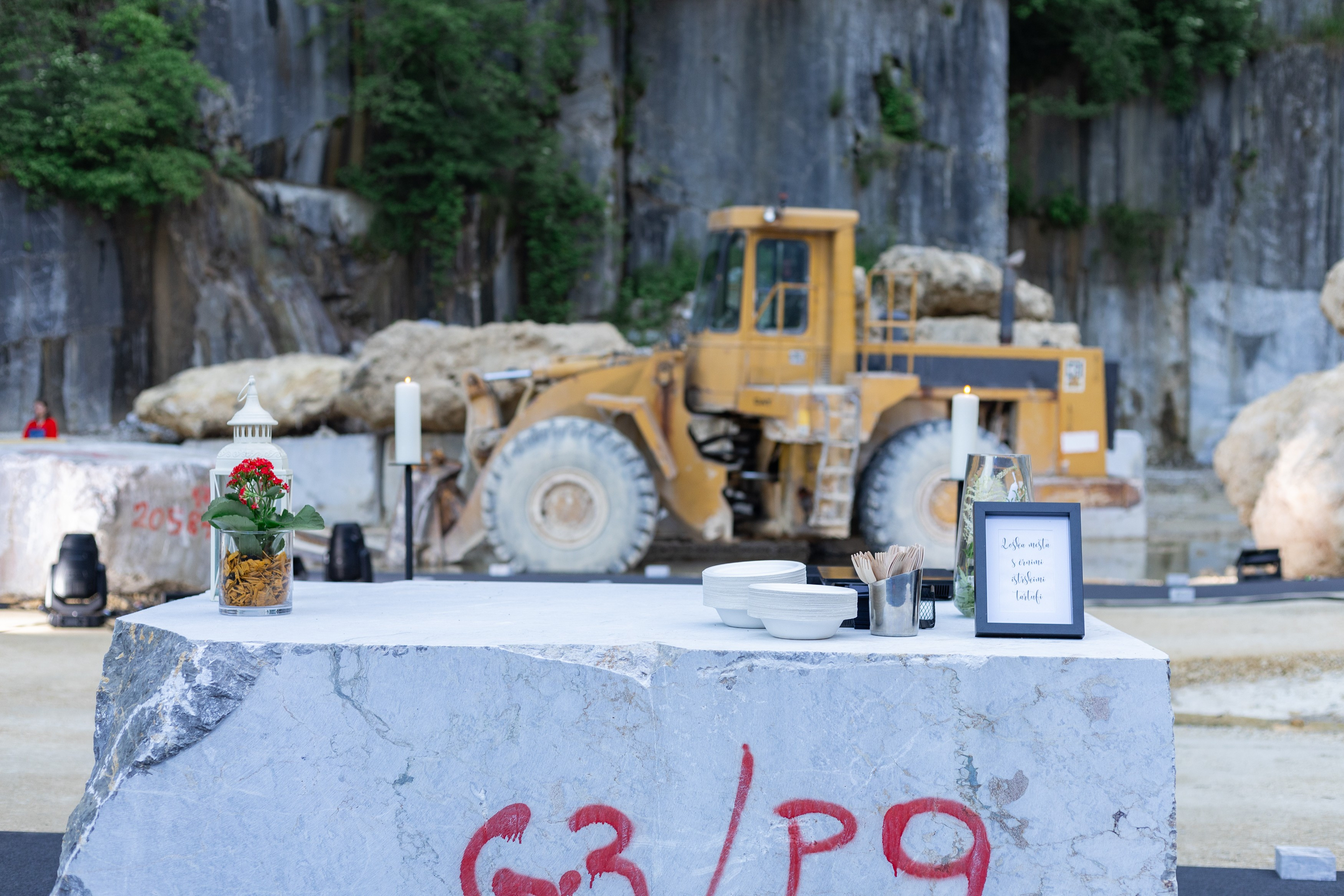 MARMOR HOTAVLJE 300 let