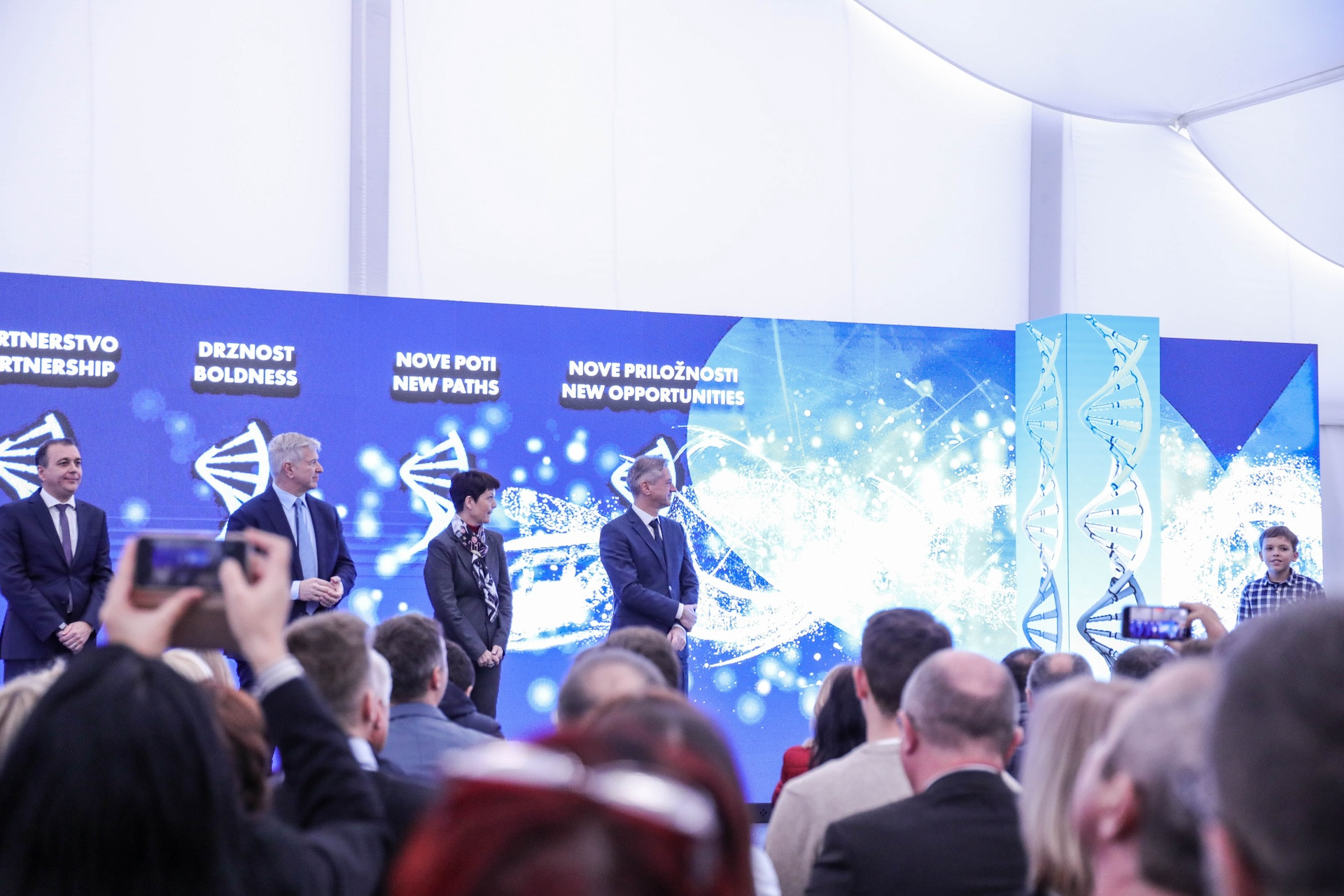 postavitvi temeljnega kamna za Visokotehnološki proizvodni center za podobna biološka zdravila