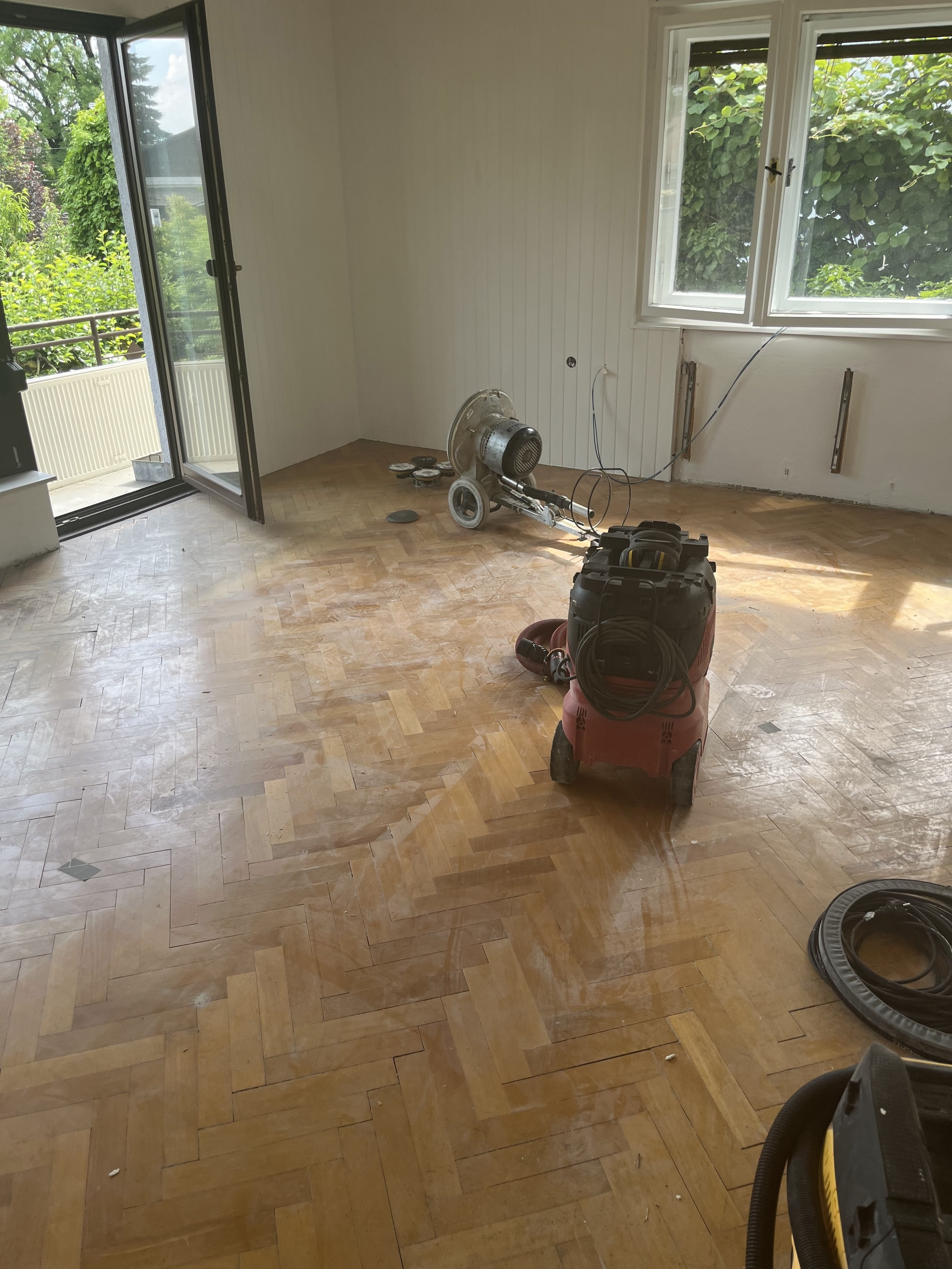 Obnova bukovega parketa DP