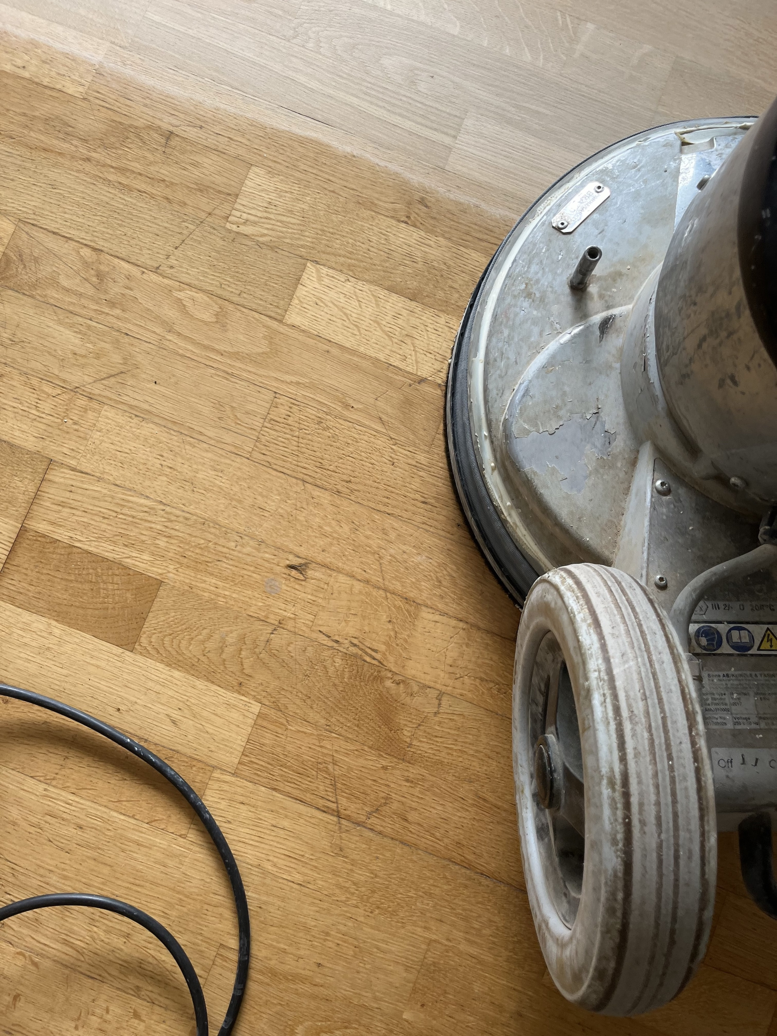 Obnova gotovega parketa MM