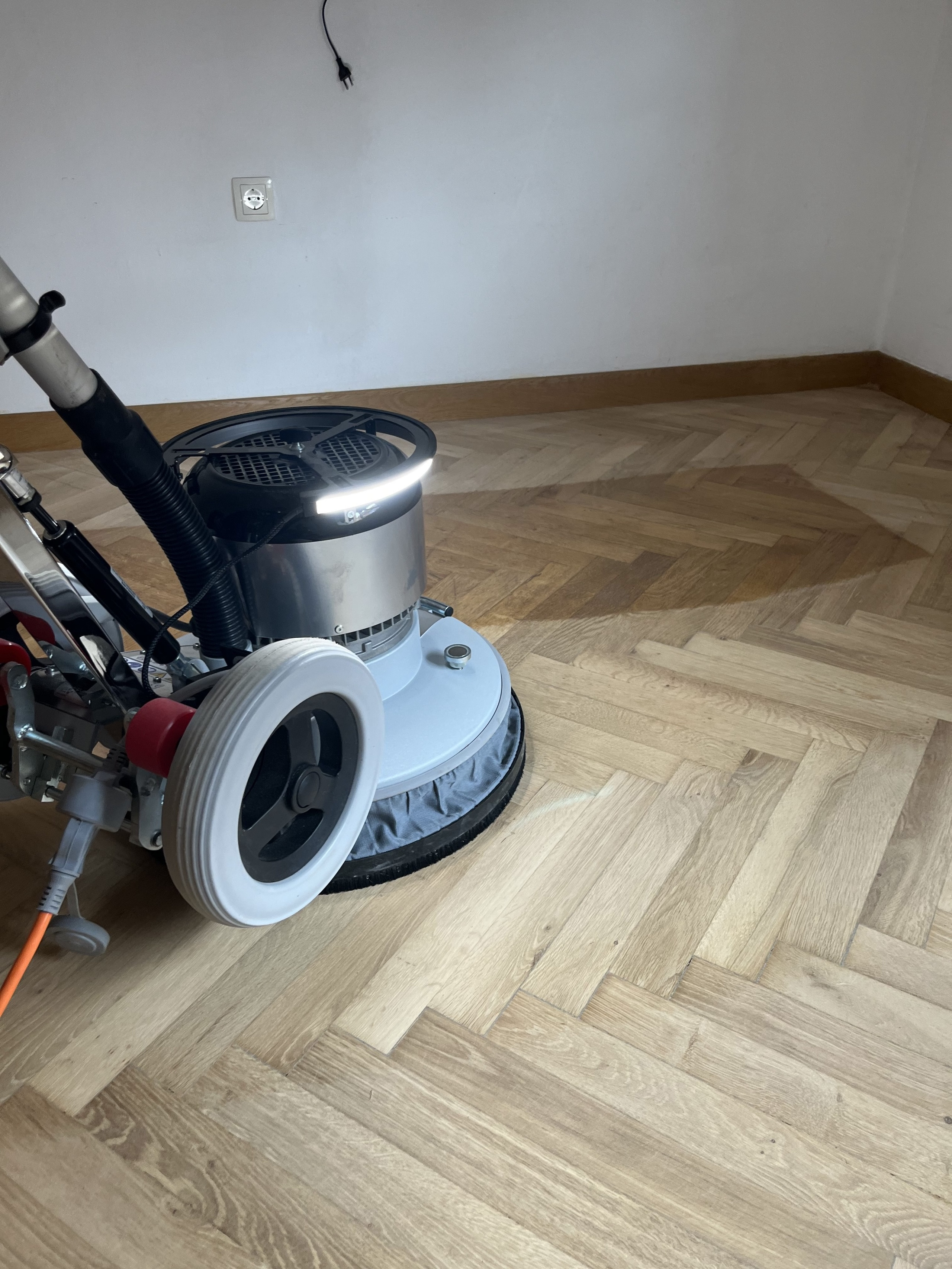 Obnova hrastovega parketa HM