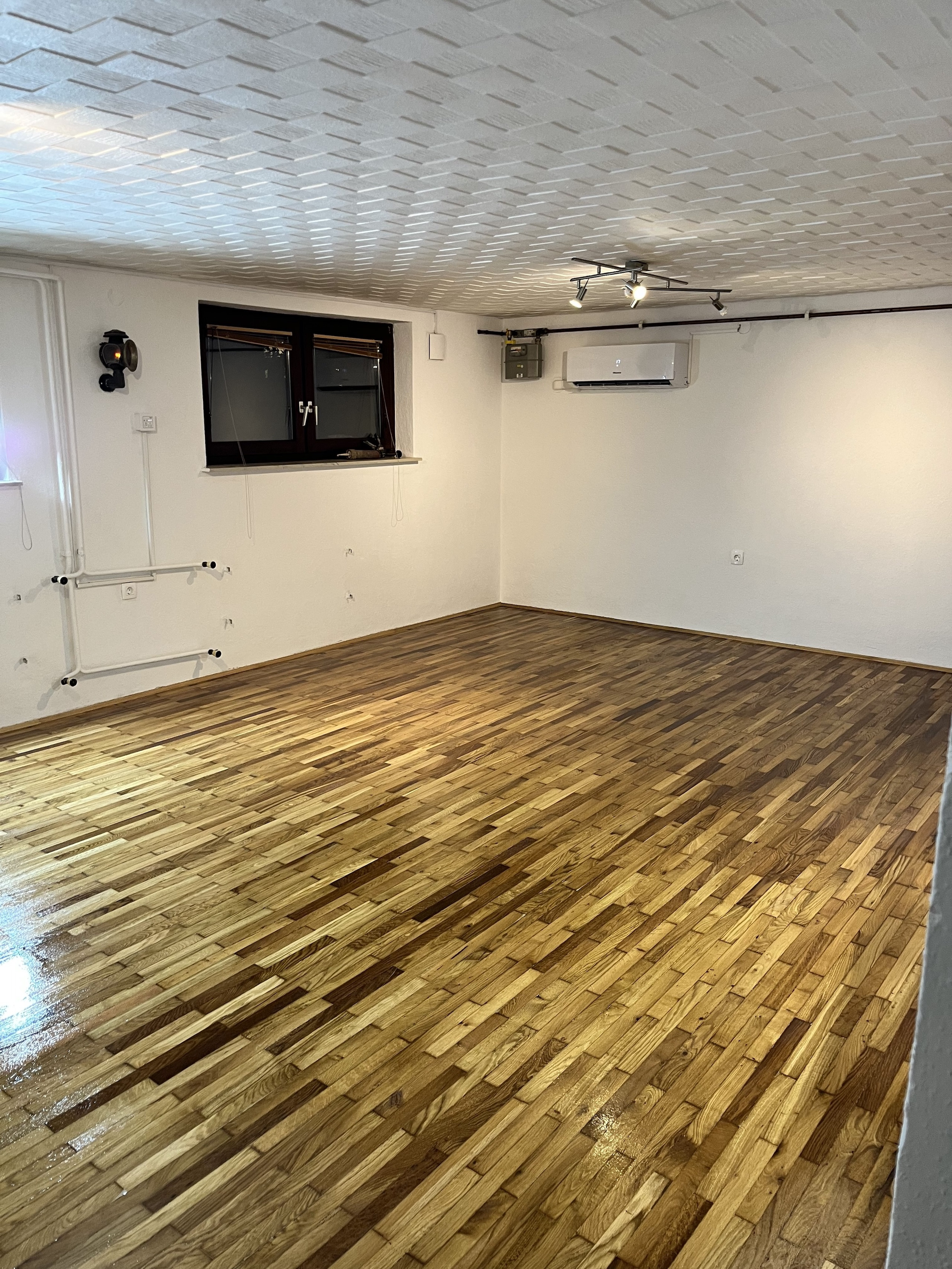 Obnova hrastovega parketa po poplavah LN