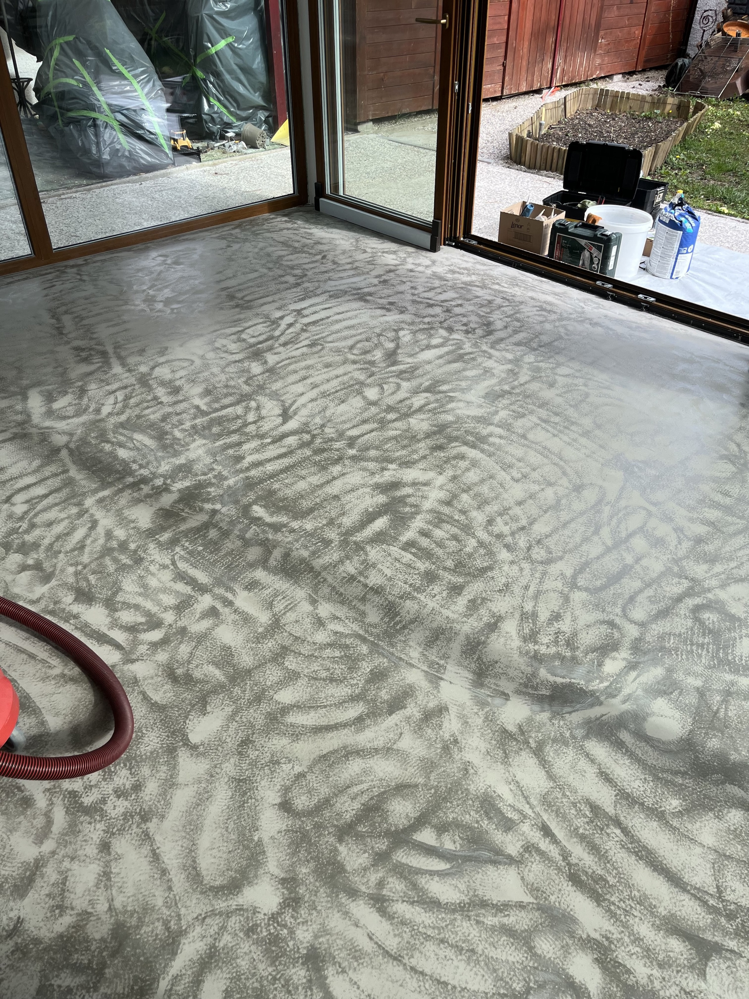 Polaganje lepljenga vinila JL