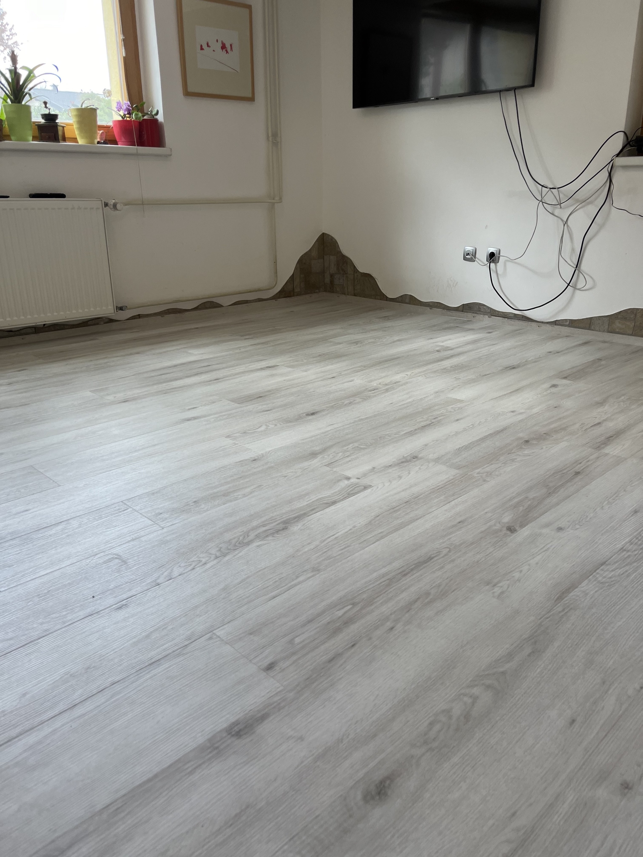 Polaganje lepljenga vinila JL