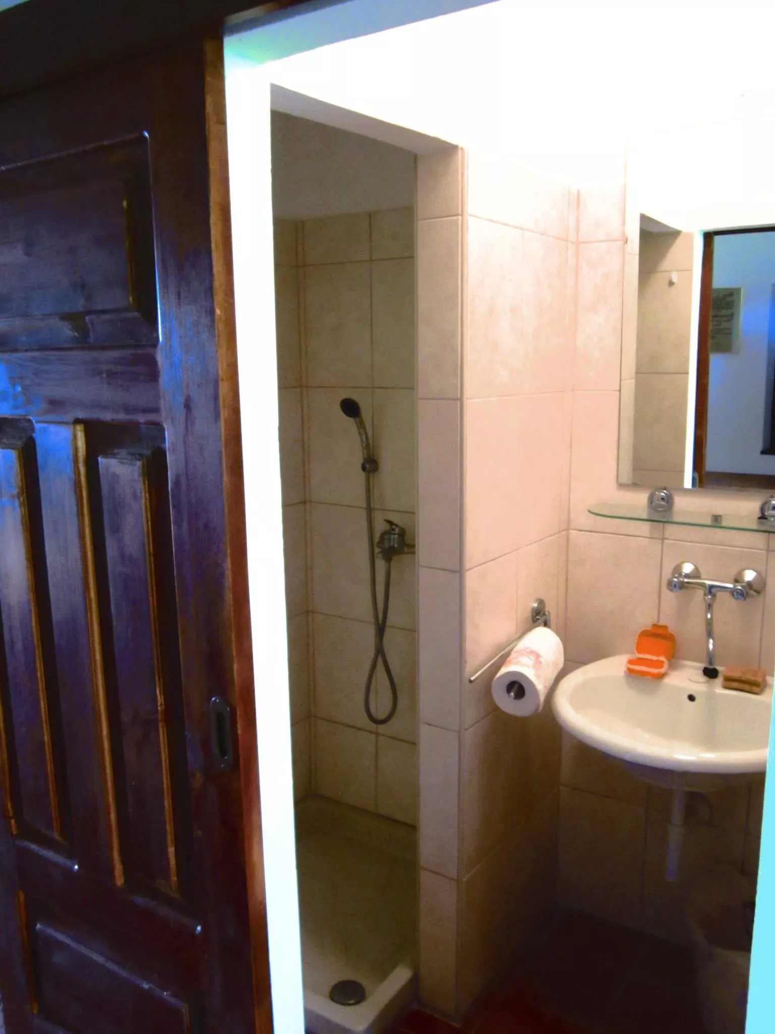 Vabilo v Pišece:  „Moja hiša je tvoj dom“