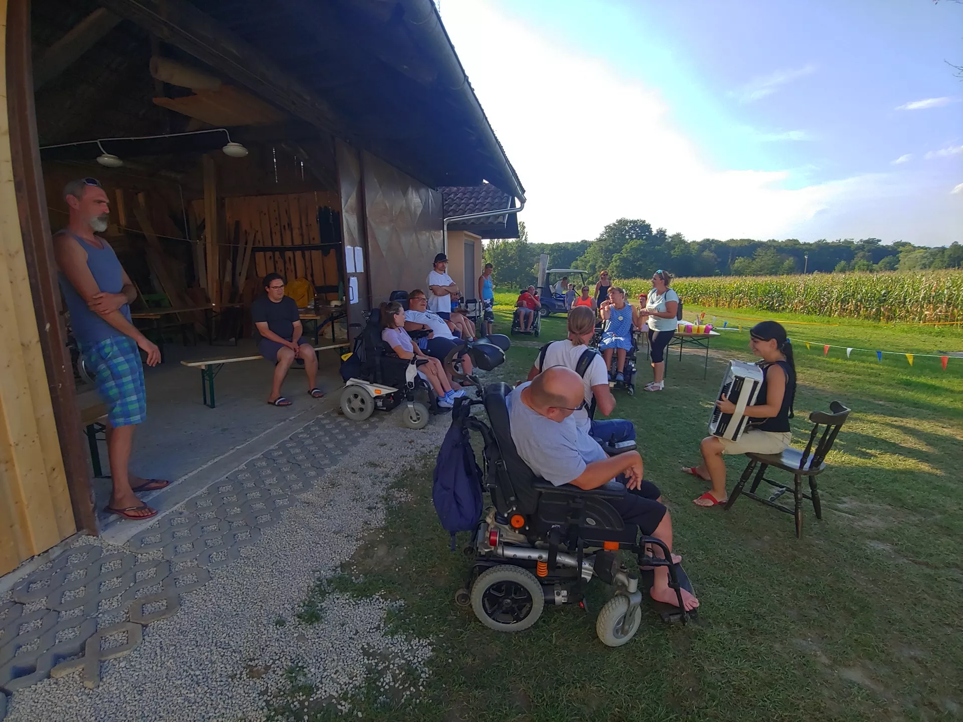 Center aktivnosti invalidnih oseb Bušeča vas