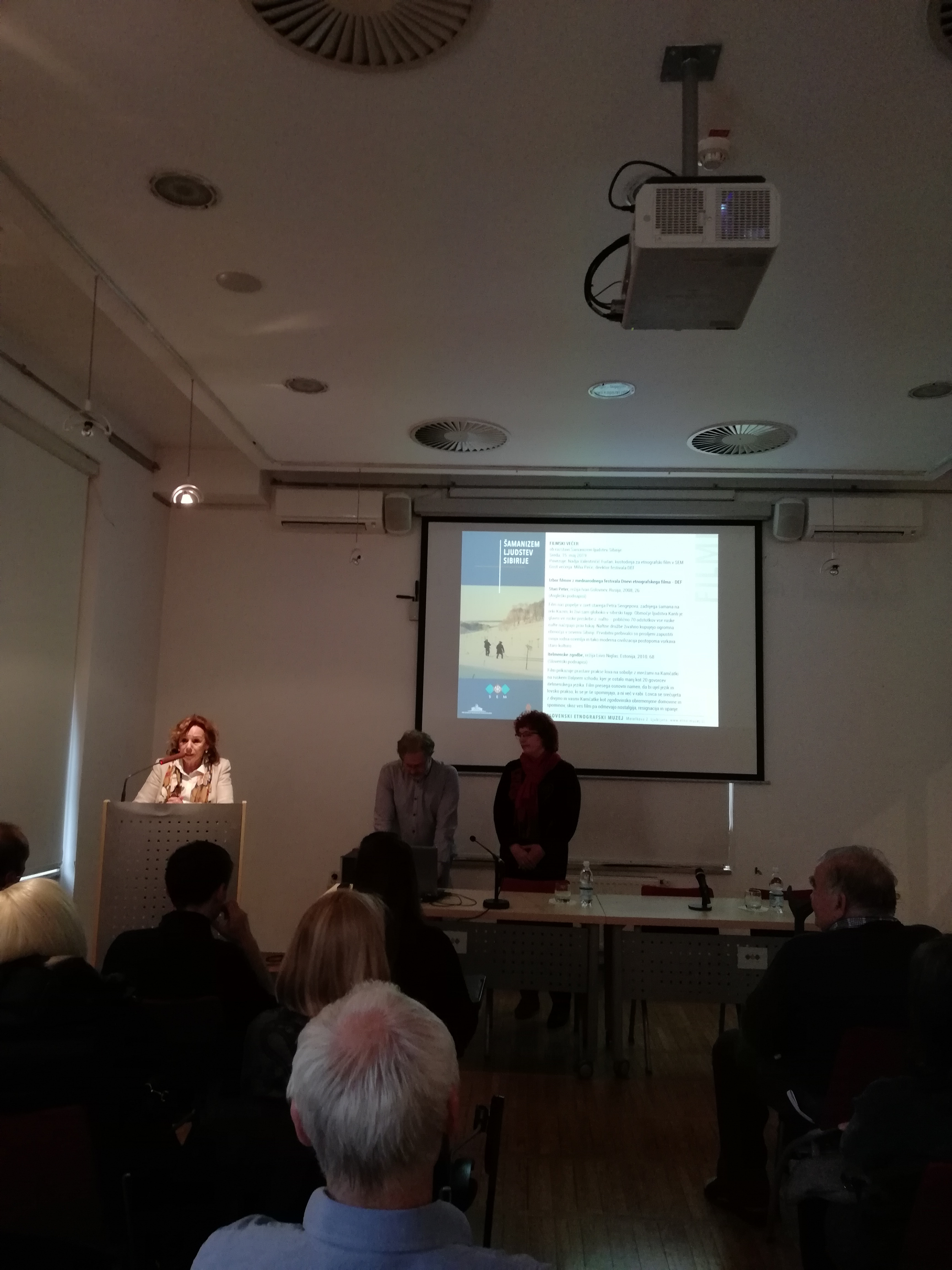 Filmski večer Življenje in šamanizem v Sibiriji, 15. maj 2019. Foto: Zora Slivnik.