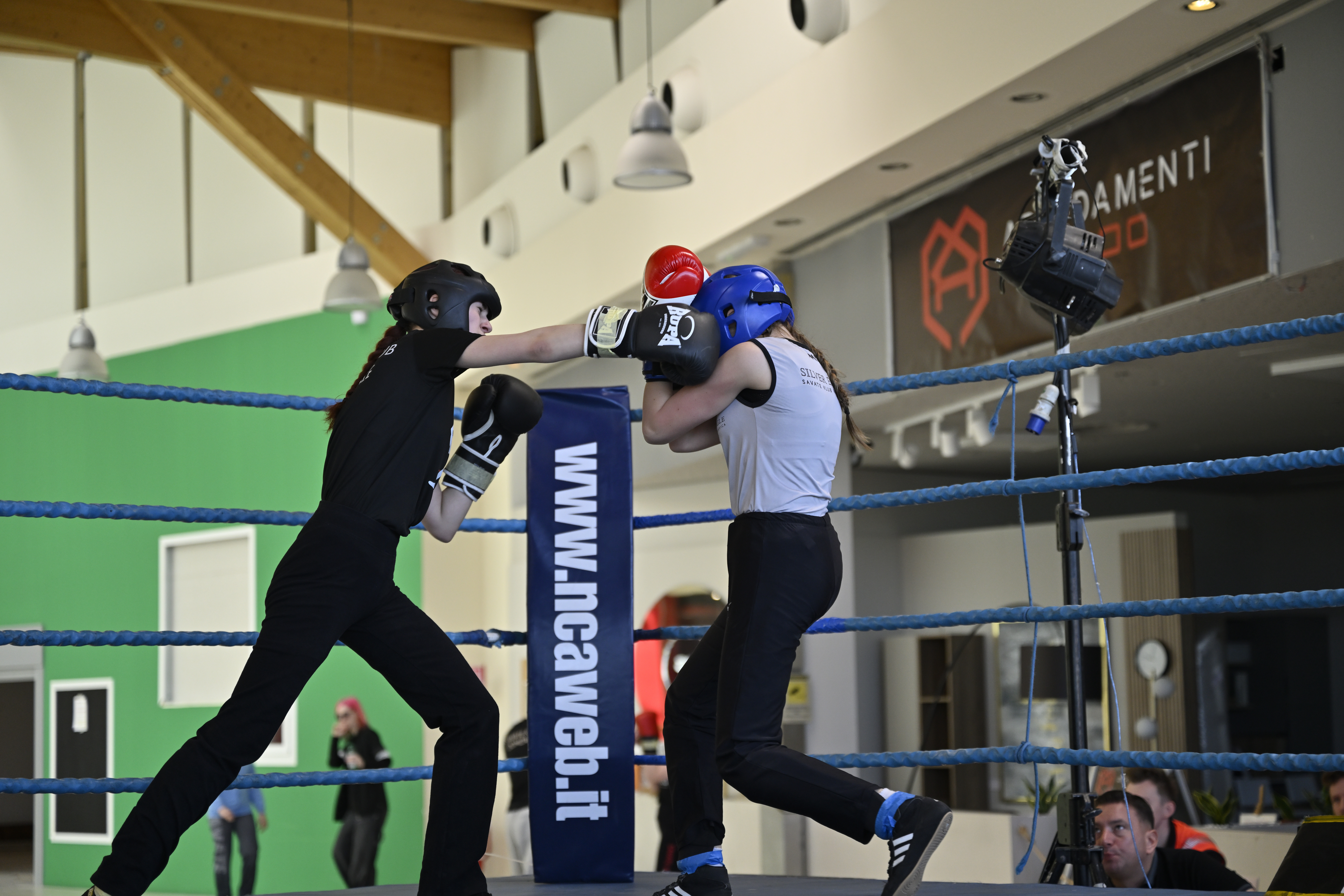 Savate dokazuje: borilne veščine so za vsako žensko – naše tekmovalke zasijale v Trstu