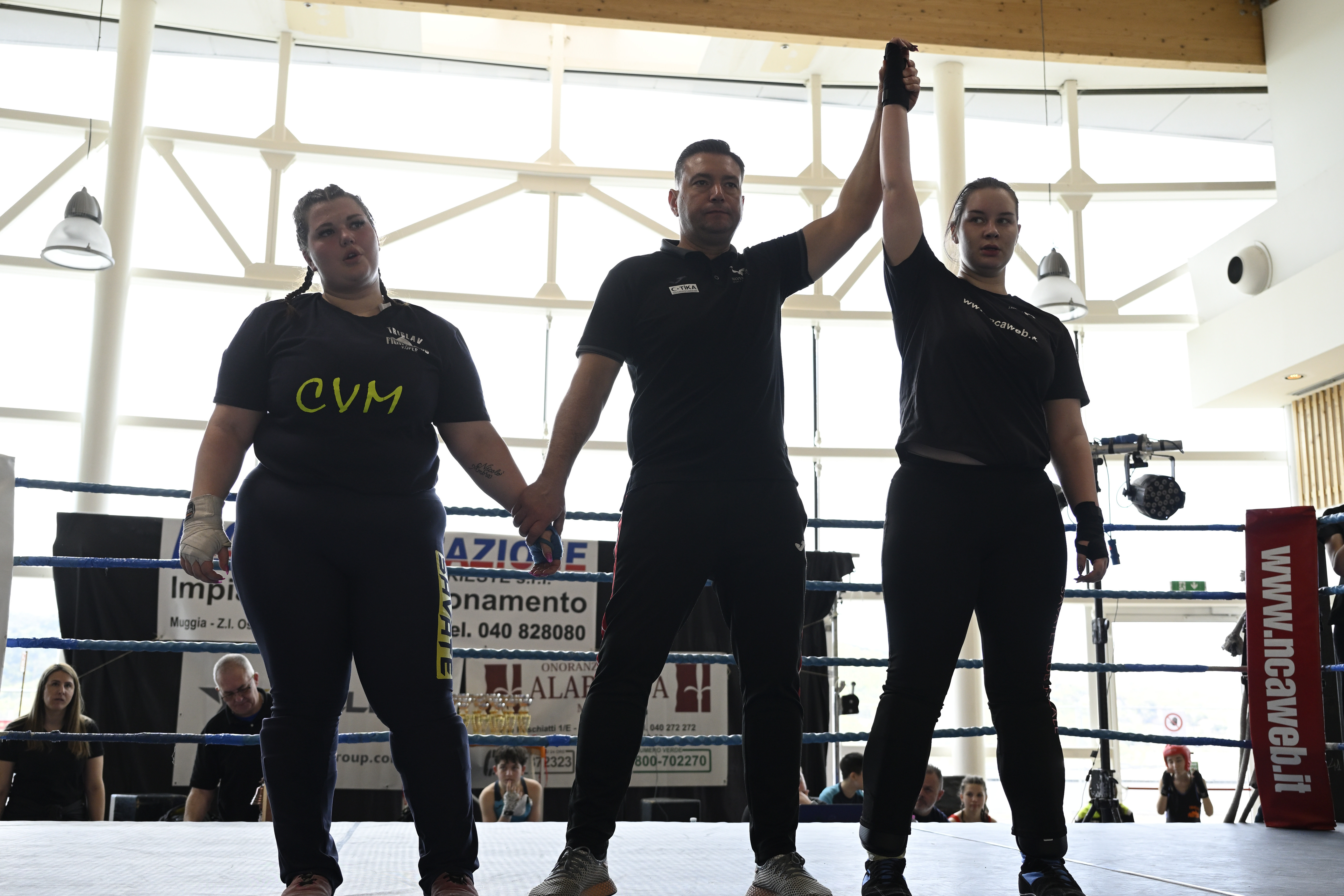 Savate dokazuje: borilne veščine so za vsako žensko – naše tekmovalke zasijale v Trstu
