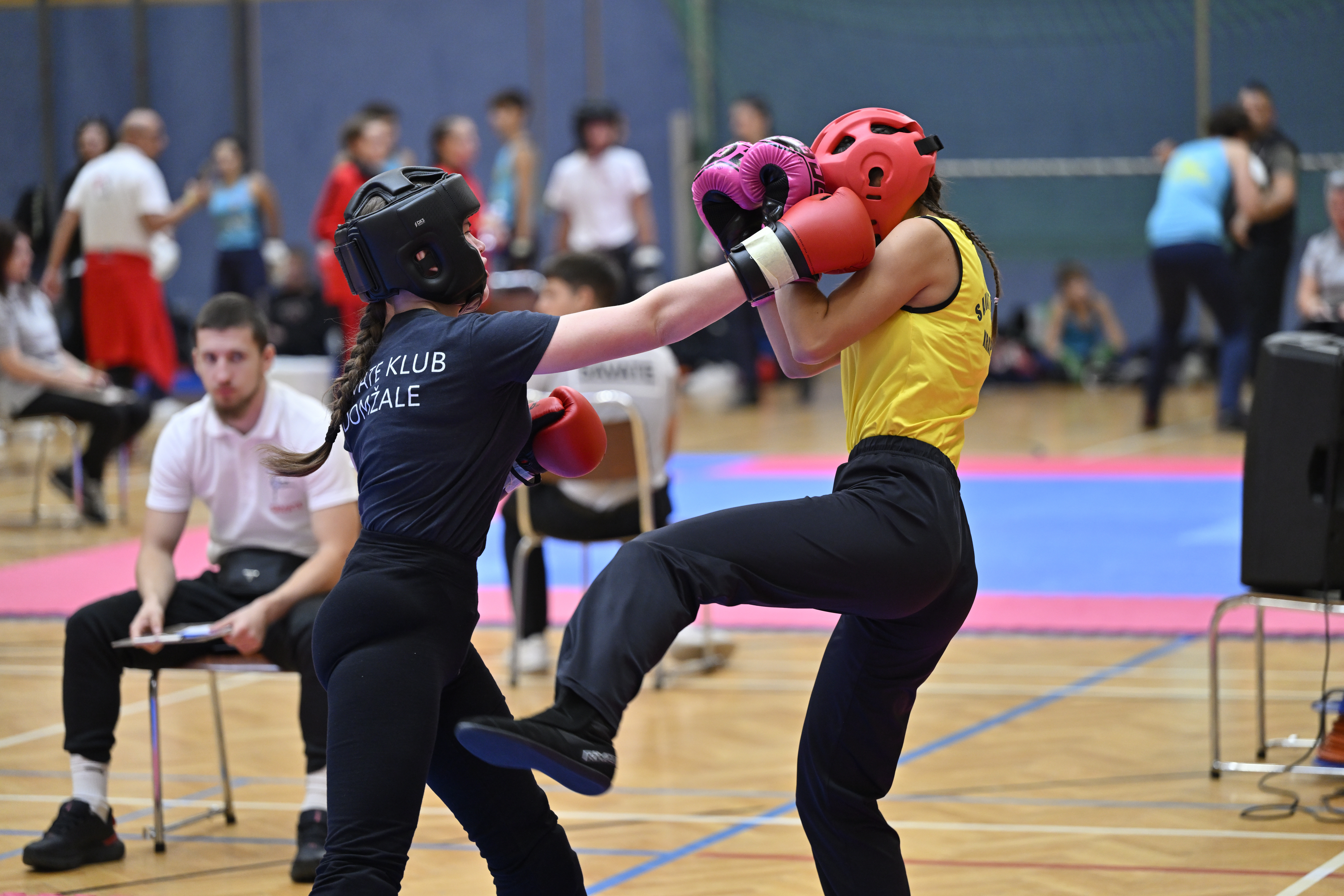Savate klub Domžale na začetku sezone že šestič blestel na svetovnem pokalu v Weizu, Avstrija