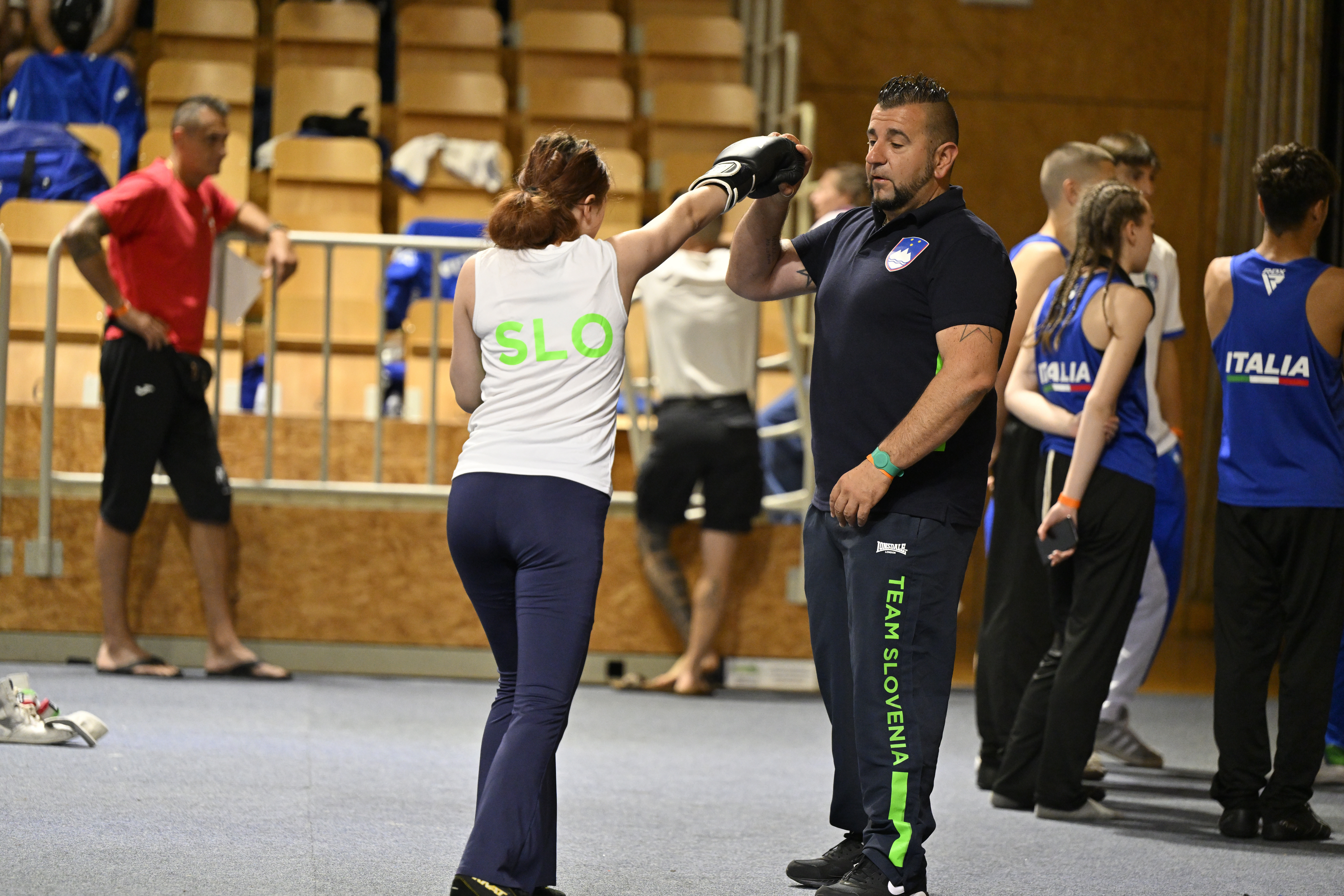 Slovenska savate reprezentanca navdušila na evropskem mladinskem prvenstvu v Sloveniji