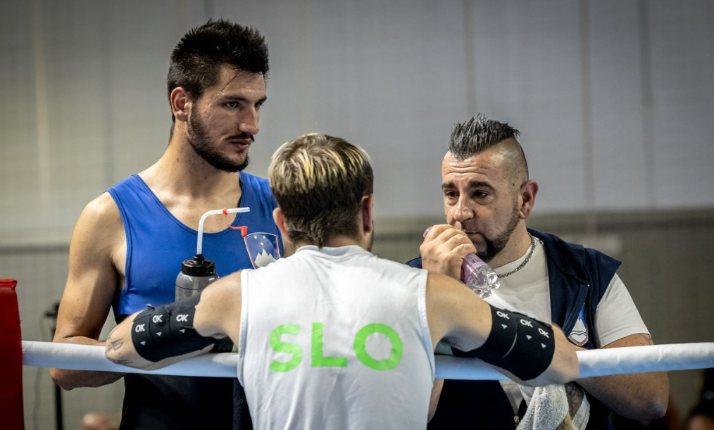 Slovenska savate reprezentanca navdušila na svetovnem članskem prvenstvu 2024 prvič v Sloveniji