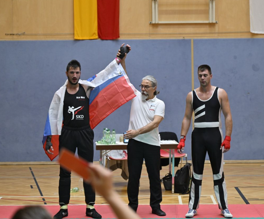 Žan Šubelj osvojil naslov svetovnega klubskega prvaka v Weizu, Avstrija