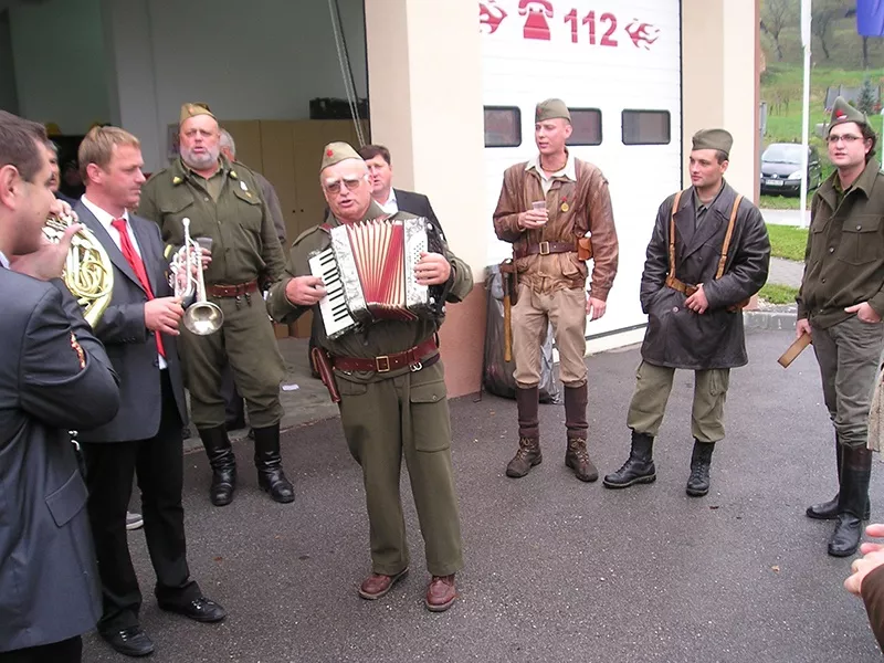 Pohod po poteh Brežiške čete 2012