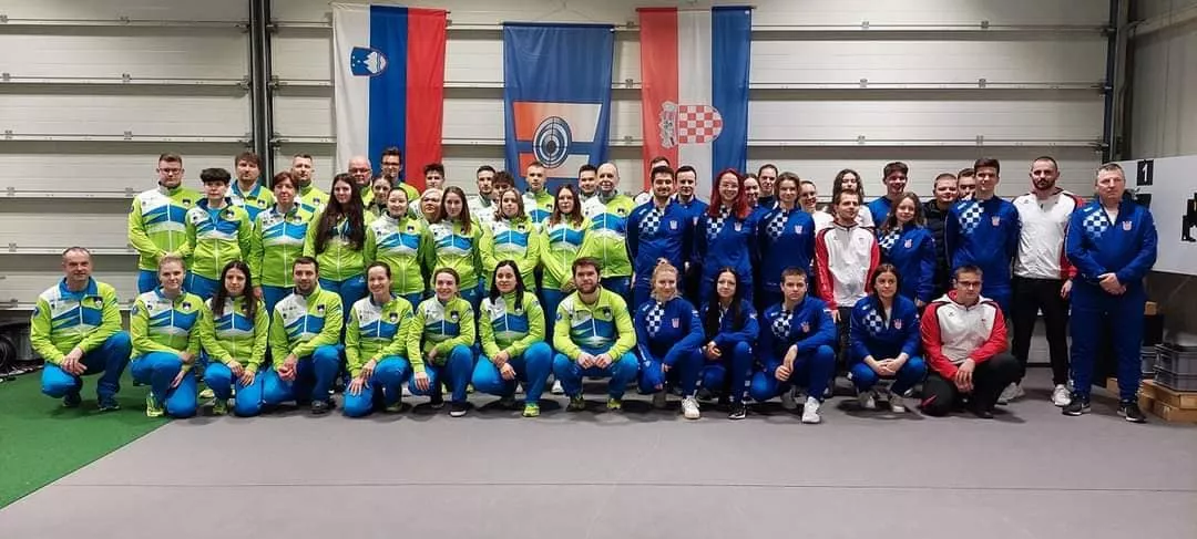 49. dvoboj rerezentanc Slovenije in Hrvaške