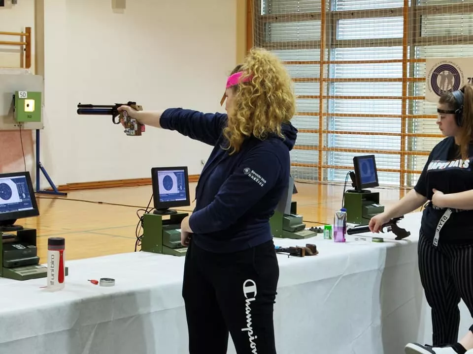 LARA ZORKO DRŽAVNA PRVAKINJA, GREGOR KUHAR USTRELIL 570 KROGOV IN V FINALU, ČLANI EKIPNO 3., URŠKA GMAJNIČ V FINALU!