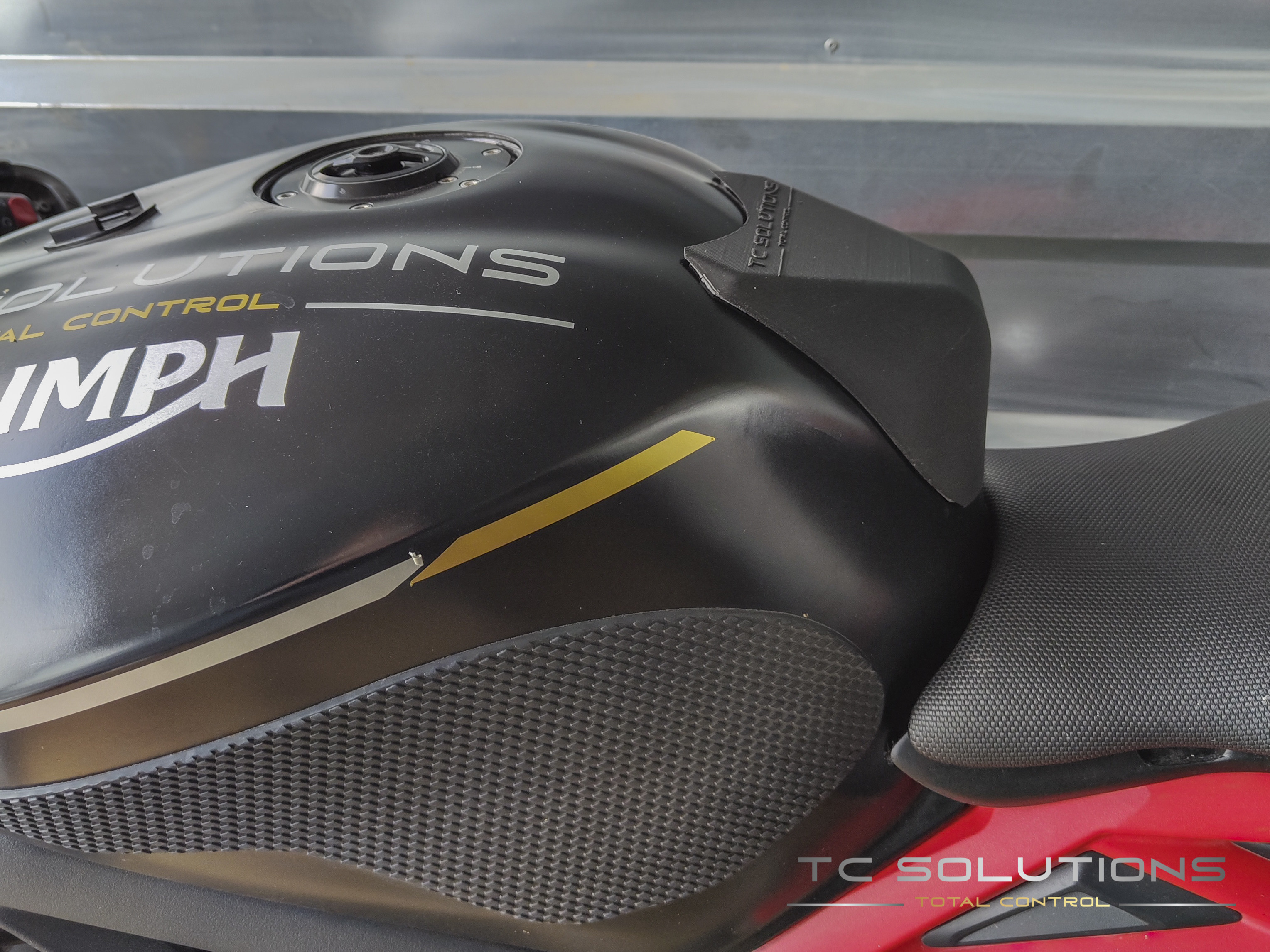 Tank extansion for triump motorcycles