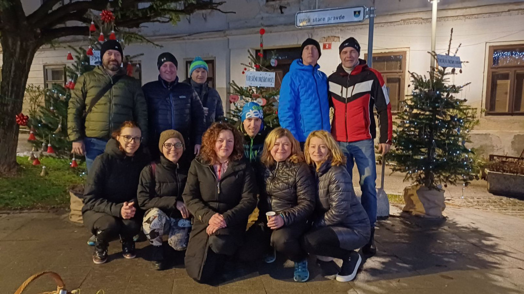 Okraševanje smrečic v Brežicah