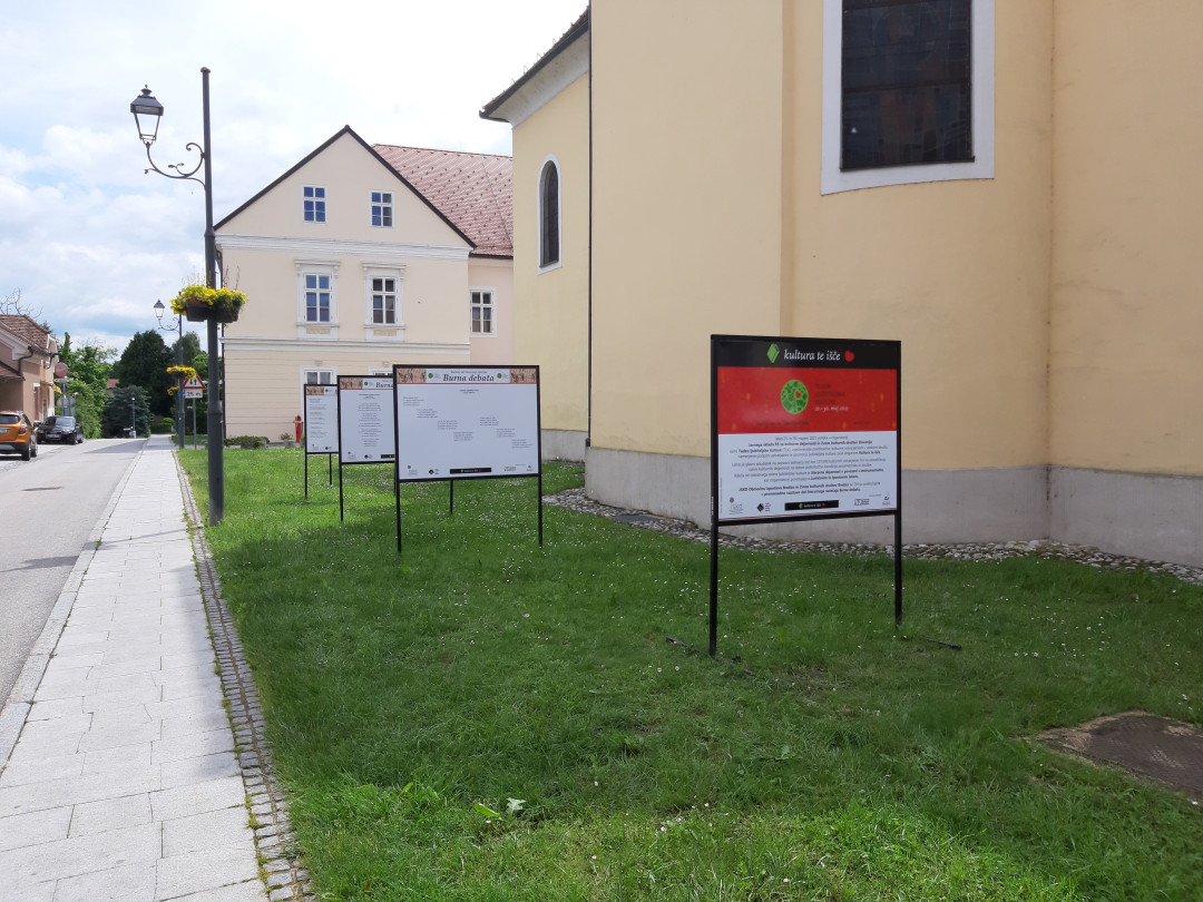 Promenadna razstava TLK Burna debata