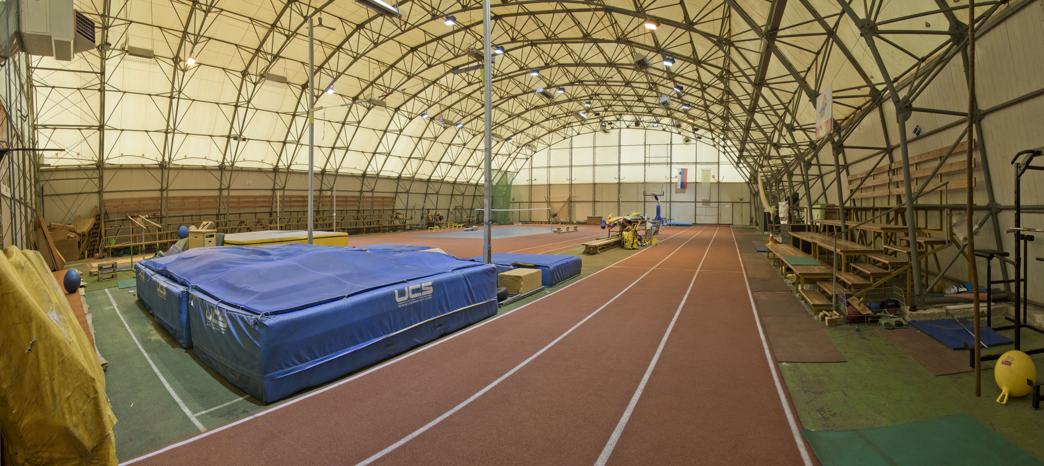 Pokrita atletska dvorana – Balon Brežice