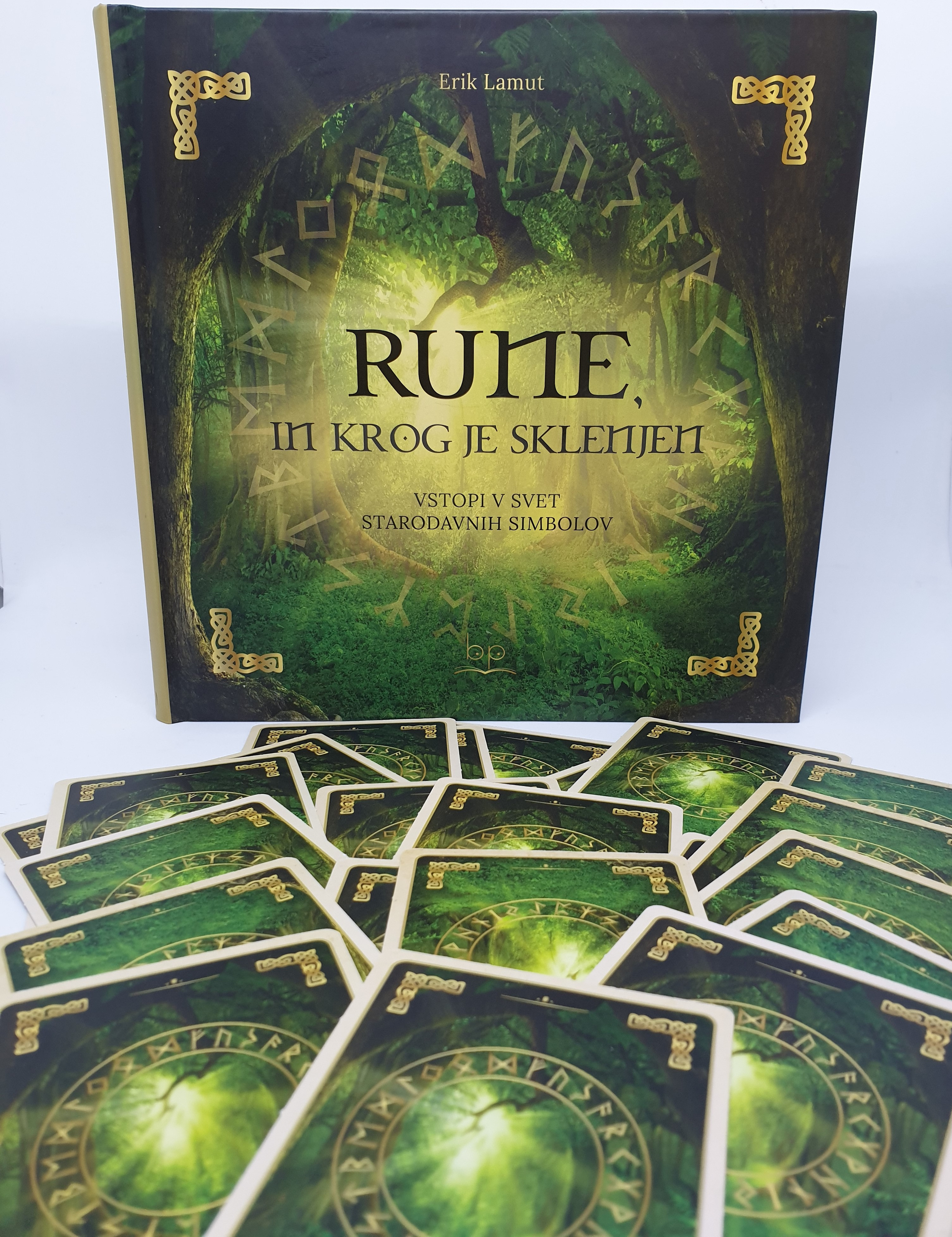 RUNE, in krog je sklenjen