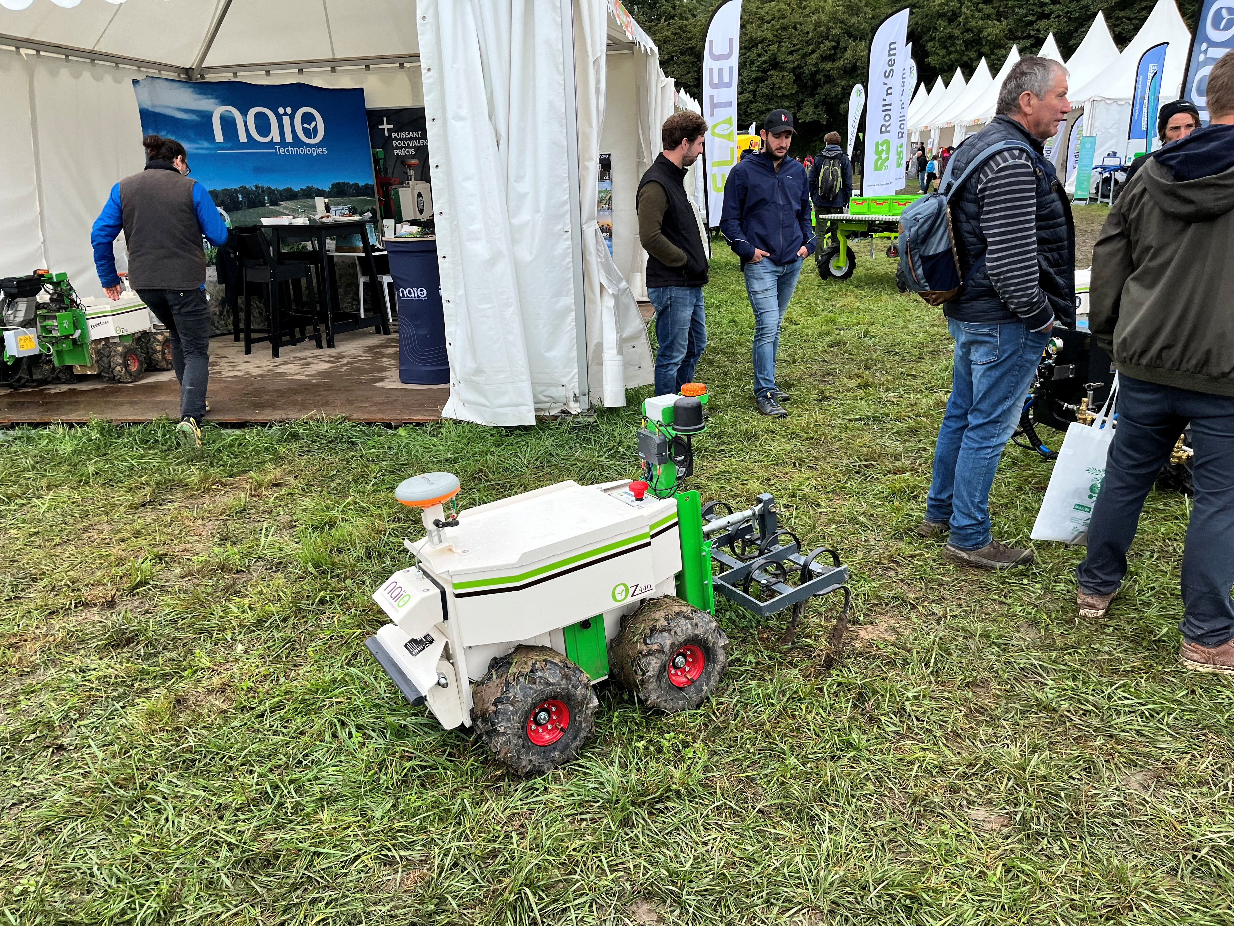 Avtonomni roboti v realnem okolju