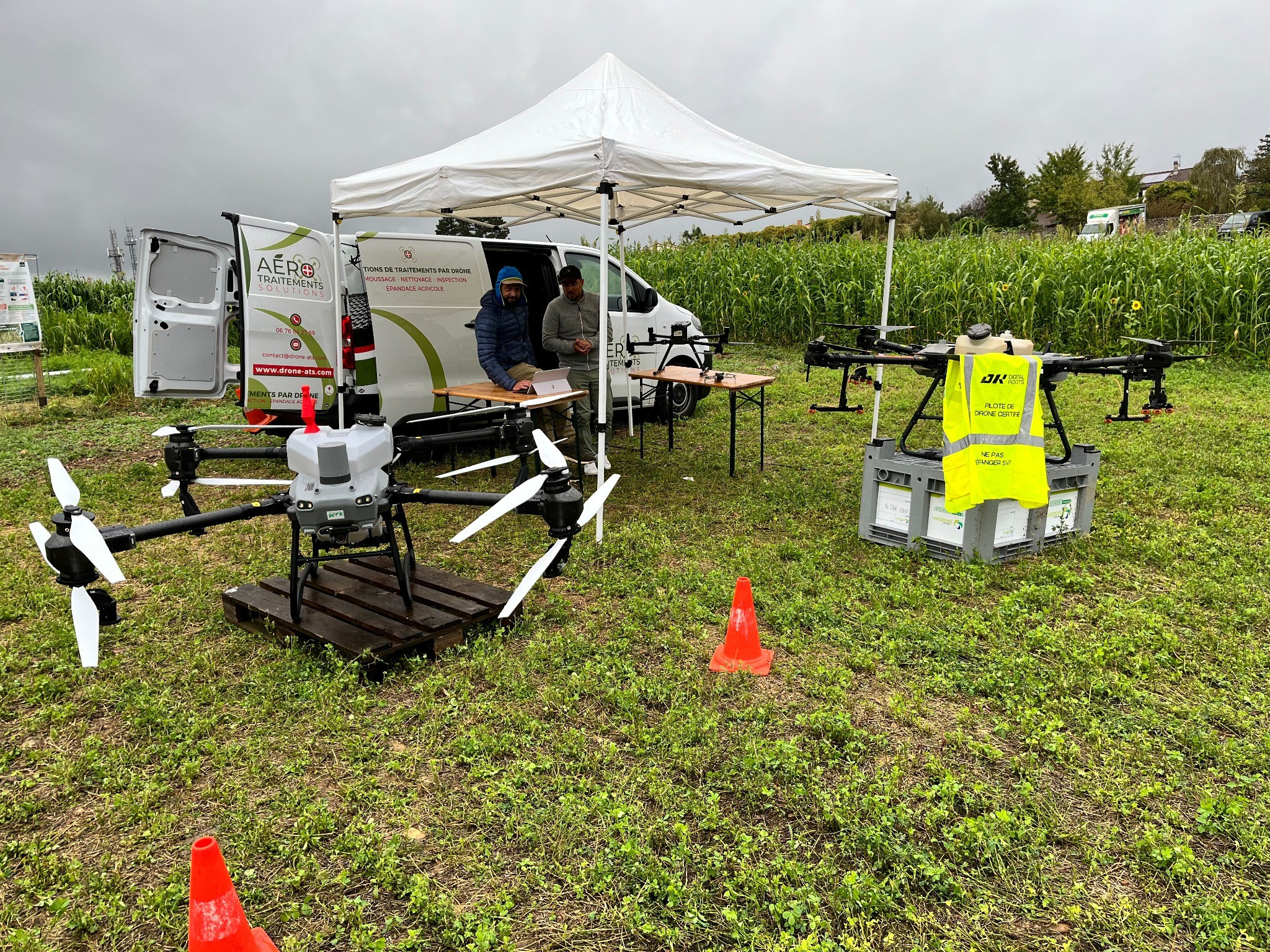 Droni za natančno škropljenje in monitoring