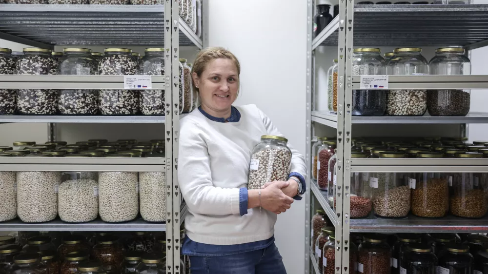 Maja Kolar: Rastline s potnim listom in glas ZDEKS v Komisiji za GSO